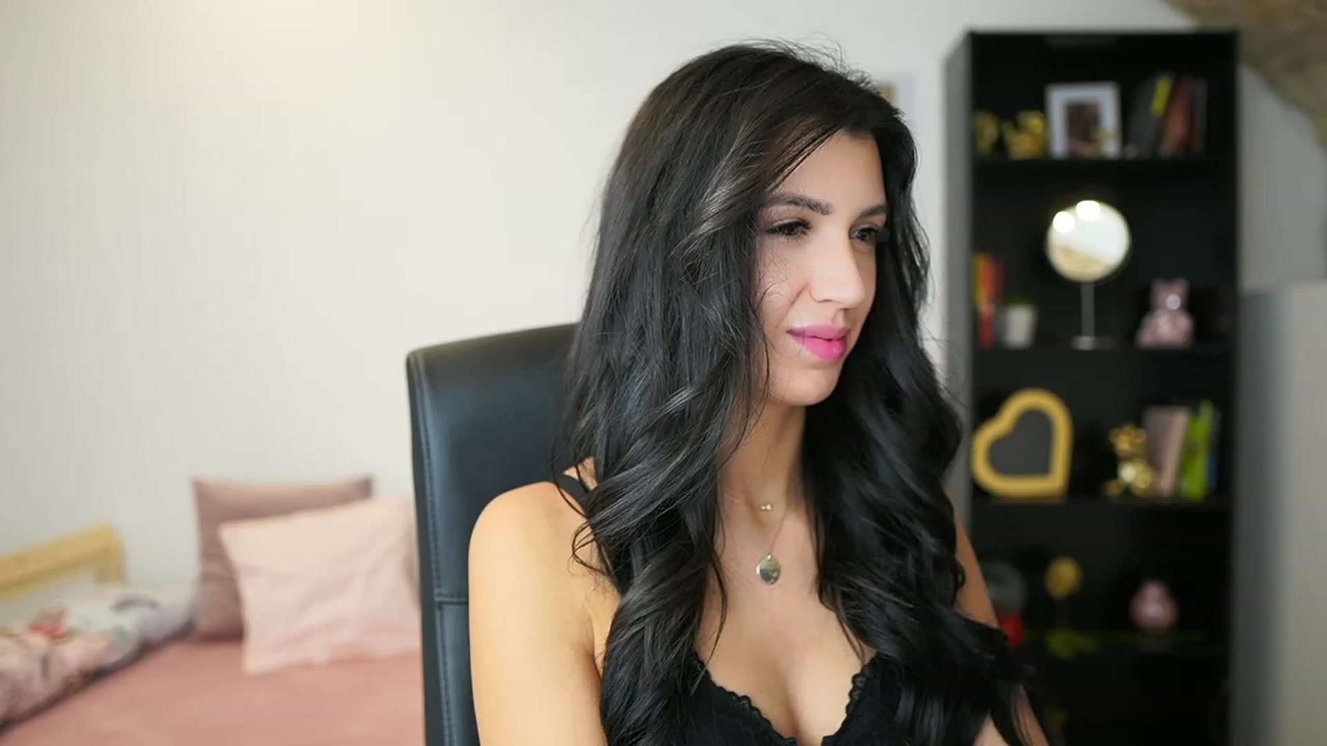 Gallery image thumbnail from Julia_Roca's myfreecams stream on, 01/30/2024, 15:30 image 1 of 20