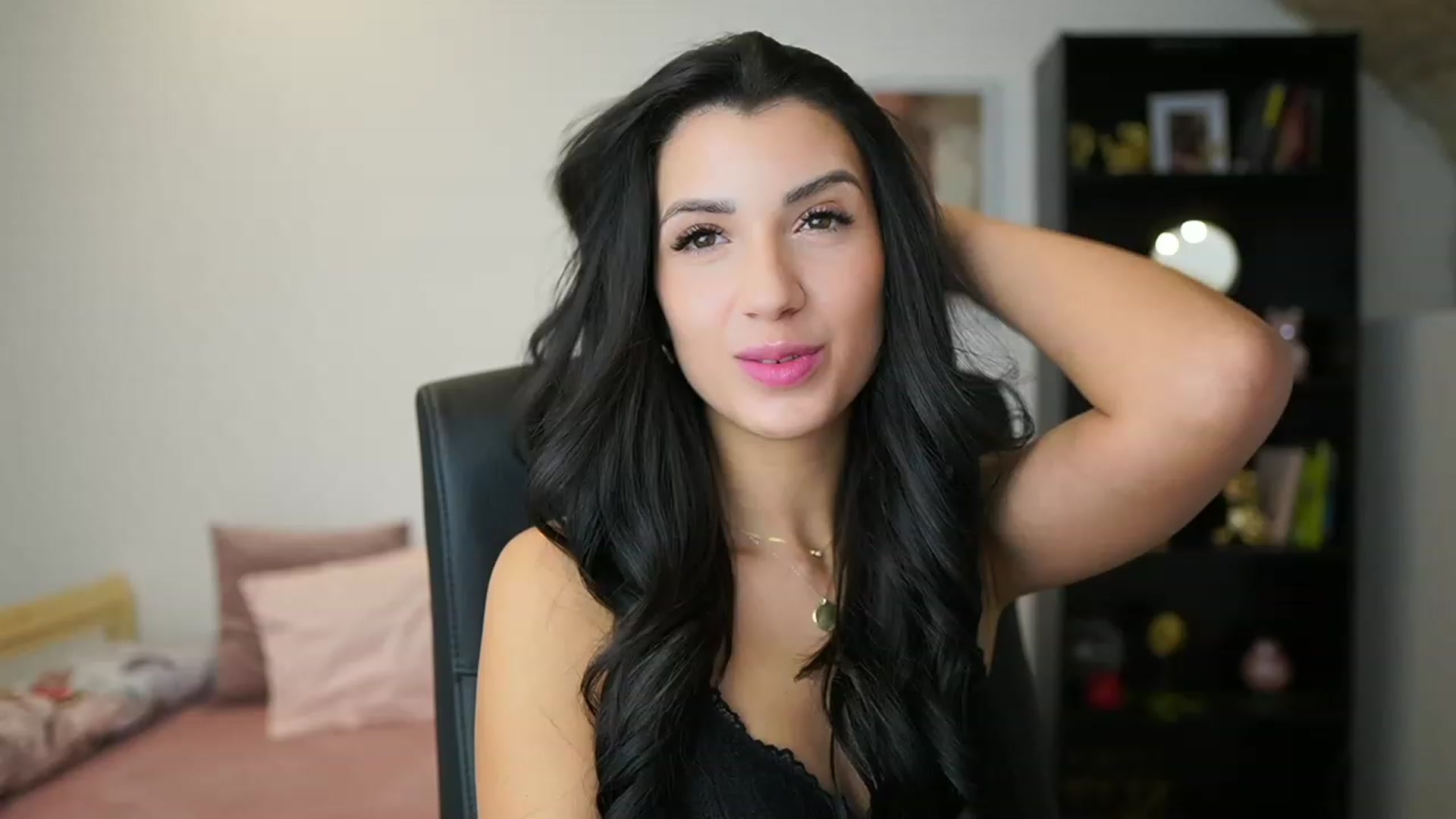Gallery image thumbnail from Julia_Roca's myfreecams stream on, 01/30/2024, 15:30 image 7 of 20