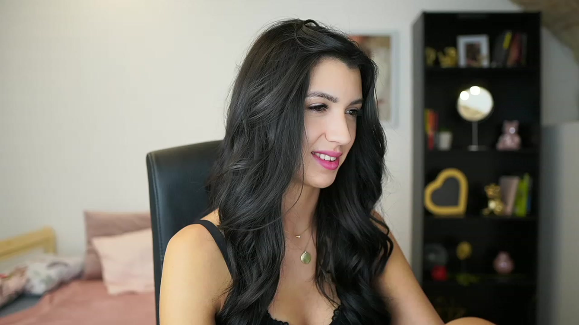 Gallery image thumbnail from Julia_Roca's myfreecams stream on, 01/30/2024, 17:38 image 1 of 20