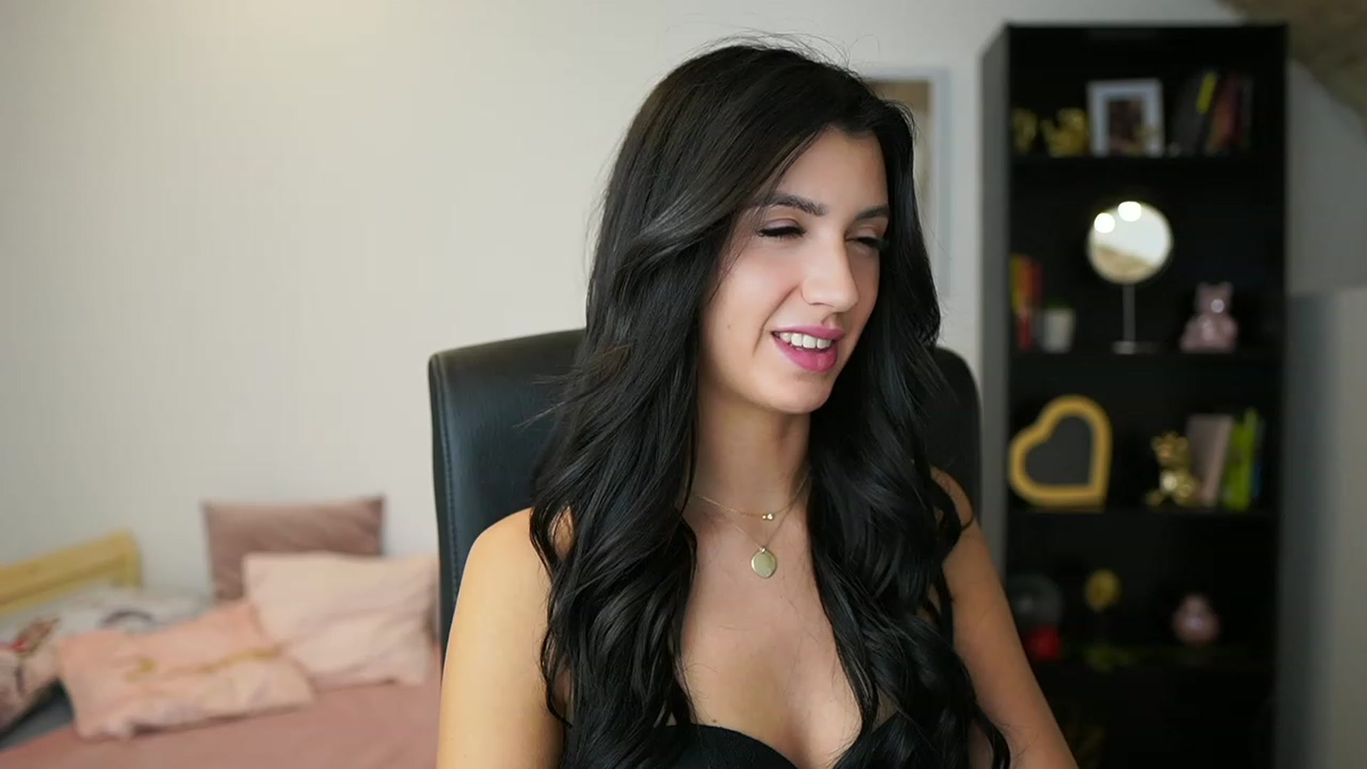 Gallery image thumbnail from Julia_Roca's myfreecams stream on, 01/30/2024, 19:31 image 1 of 20