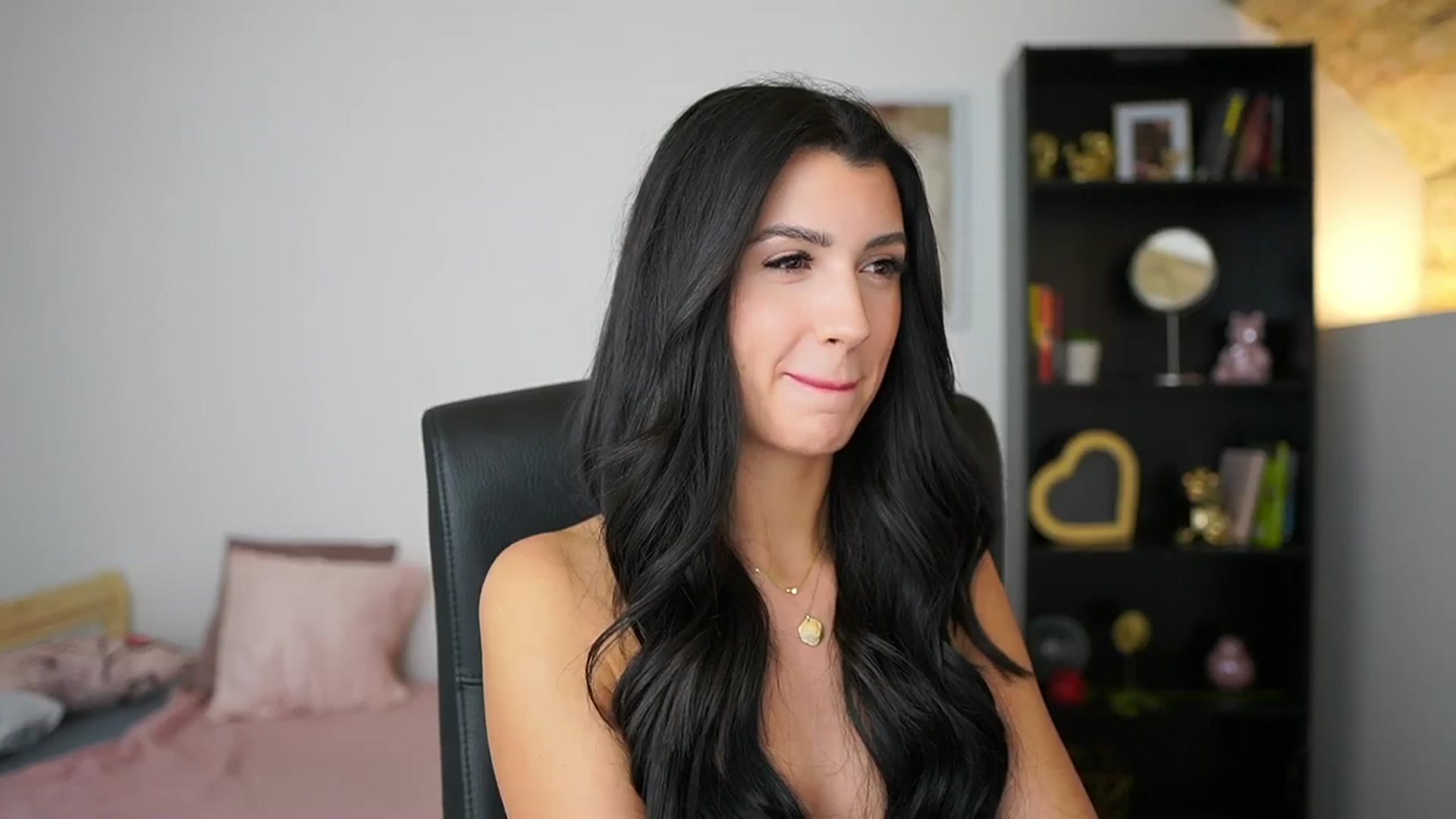 Gallery image thumbnail from Julia_Roca's myfreecams stream on, 01/31/2024, 17:06 image 9 of 20