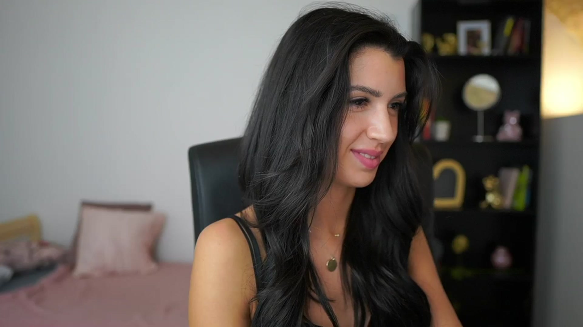 Gallery image thumbnail from Julia_Roca's myfreecams stream on, 01/31/2024, 18:44 image 18 of 20