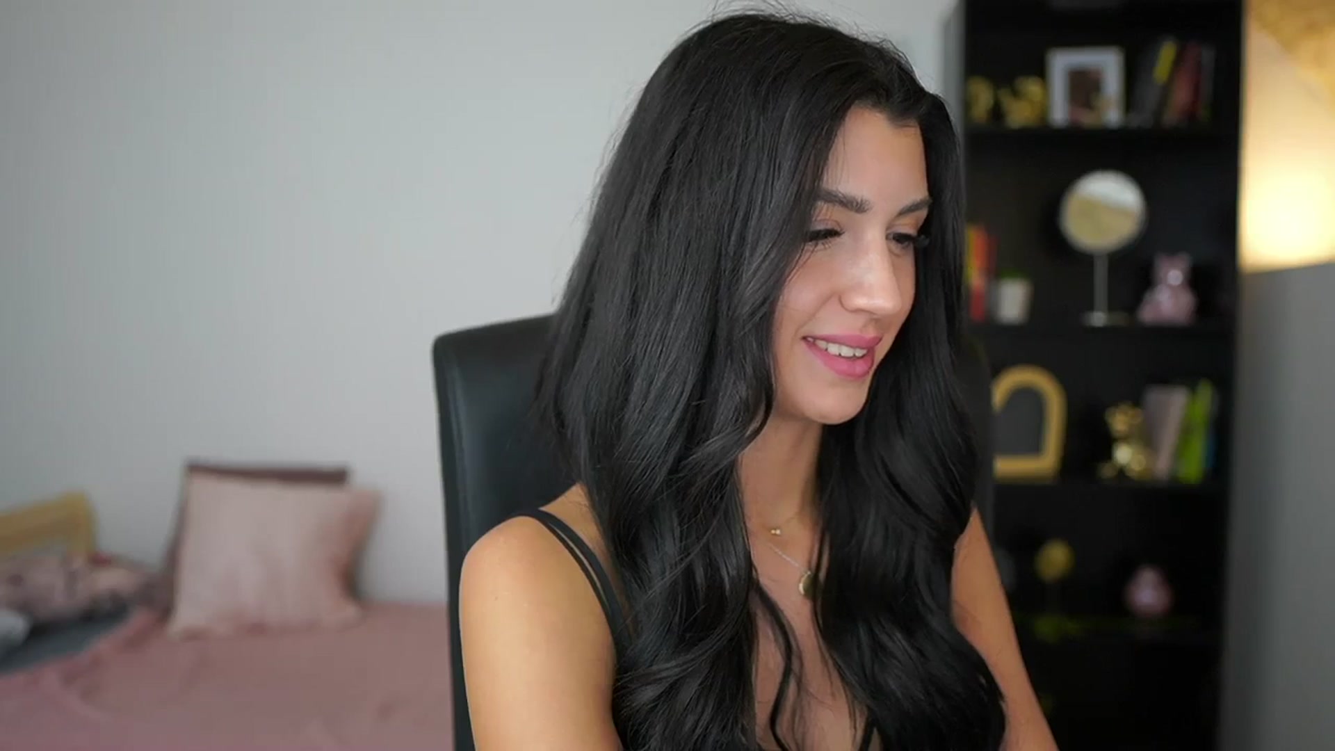 Gallery image thumbnail from Julia_Roca's myfreecams stream on, 01/31/2024, 18:44 image 10 of 20