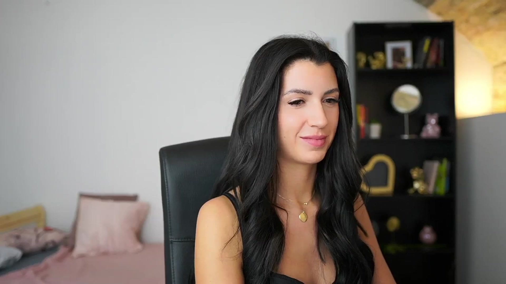 Gallery image thumbnail from Julia_Roca's myfreecams stream on, 01/31/2024, 19:11 image 5 of 20