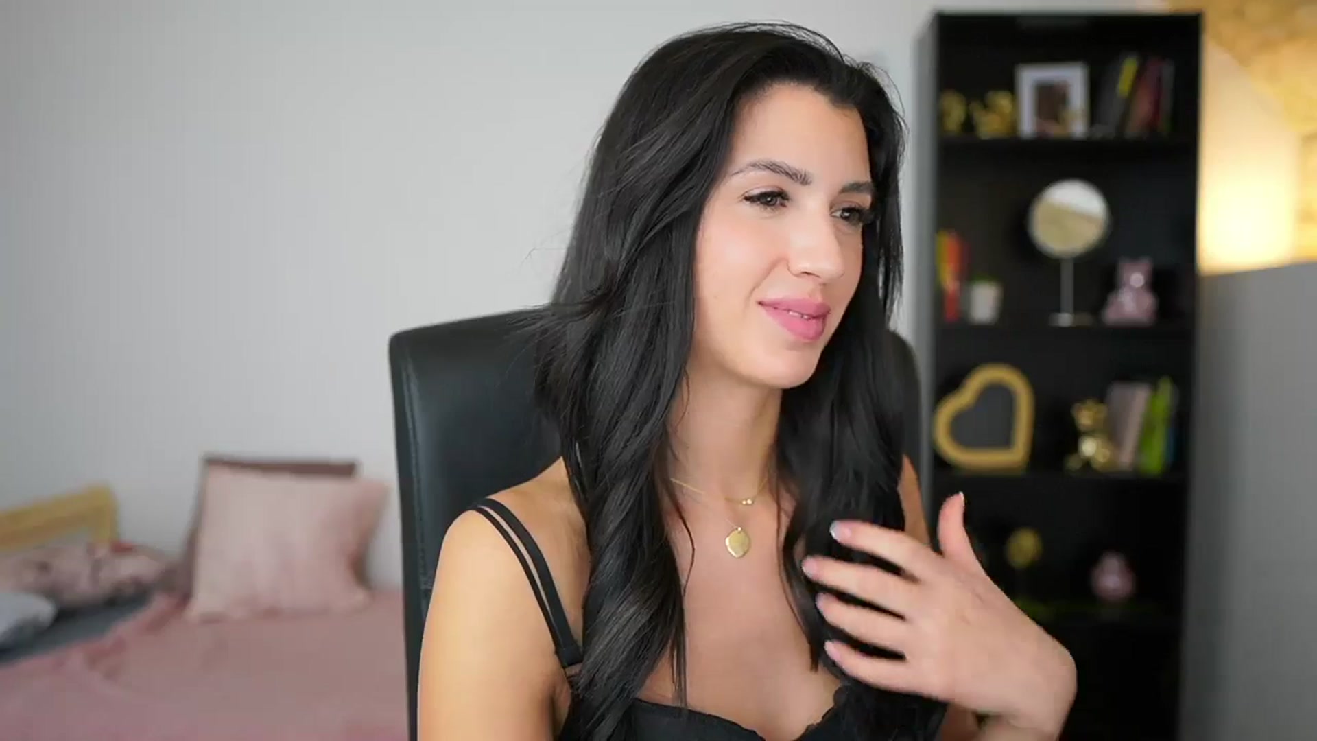 Gallery image thumbnail from Julia_Roca's myfreecams stream on, 01/31/2024, 19:11 image 20 of 20