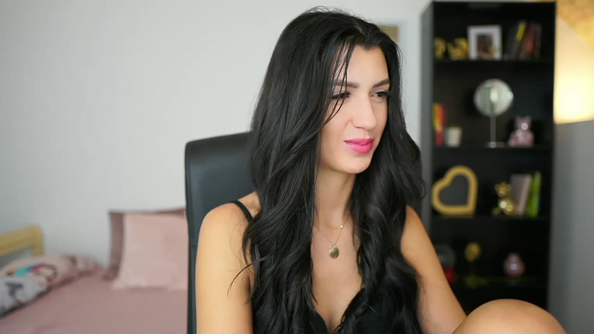 Gallery image thumbnail from Julia_Roca's myfreecams stream on, 02/03/2024, 14:46 image 8 of 20