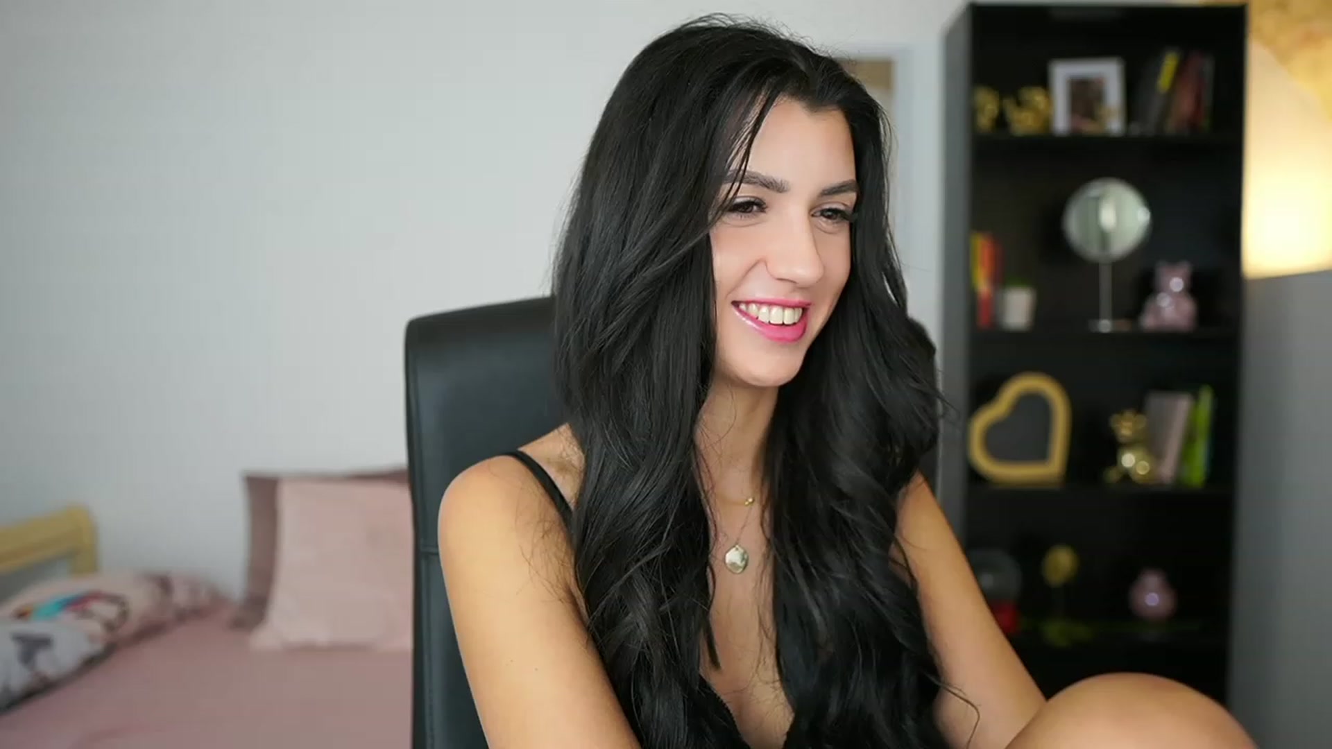 Gallery image thumbnail from Julia_Roca's myfreecams stream on, 02/03/2024, 14:46 image 7 of 20