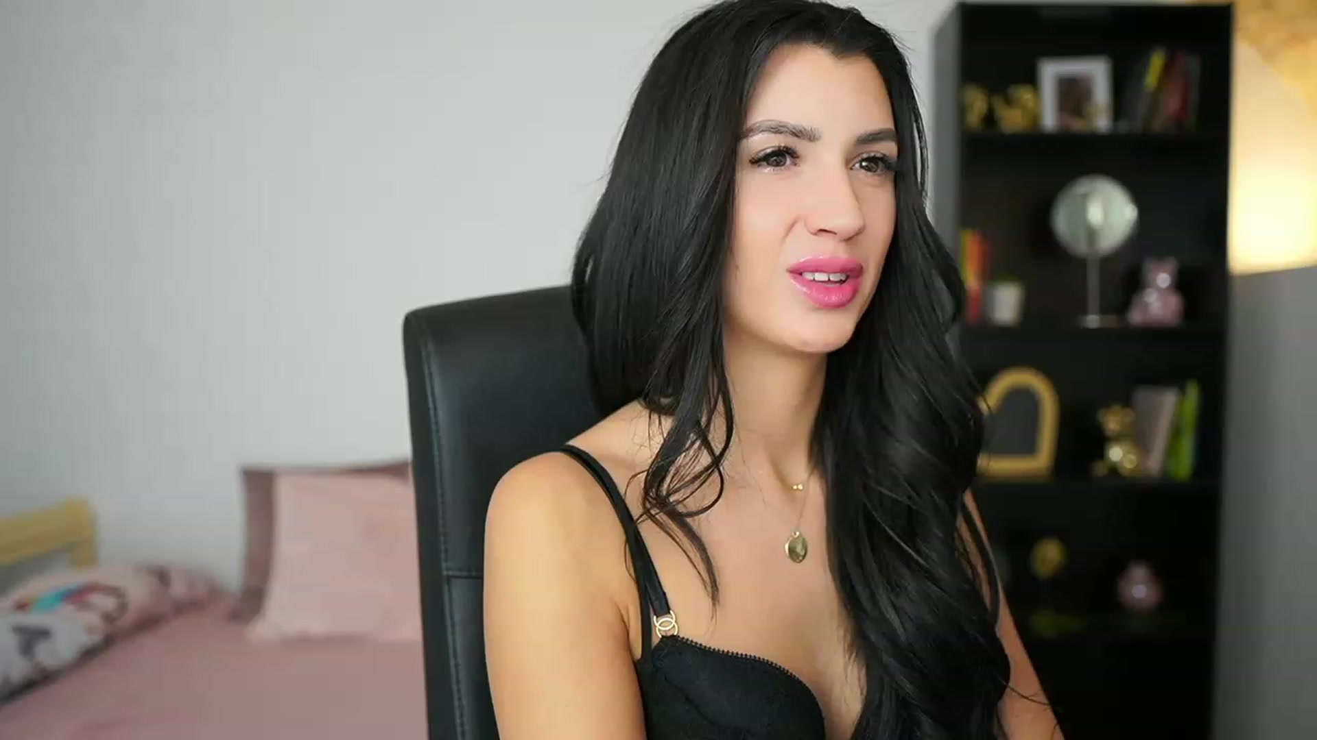 Gallery image thumbnail from Julia_Roca's myfreecams stream on, 02/03/2024, 14:46 image 19 of 20