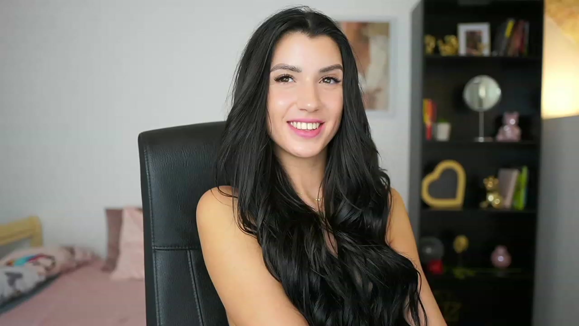 Gallery image thumbnail from Julia_Roca's myfreecams stream on, 02/03/2024, 17:32 image 18 of 20