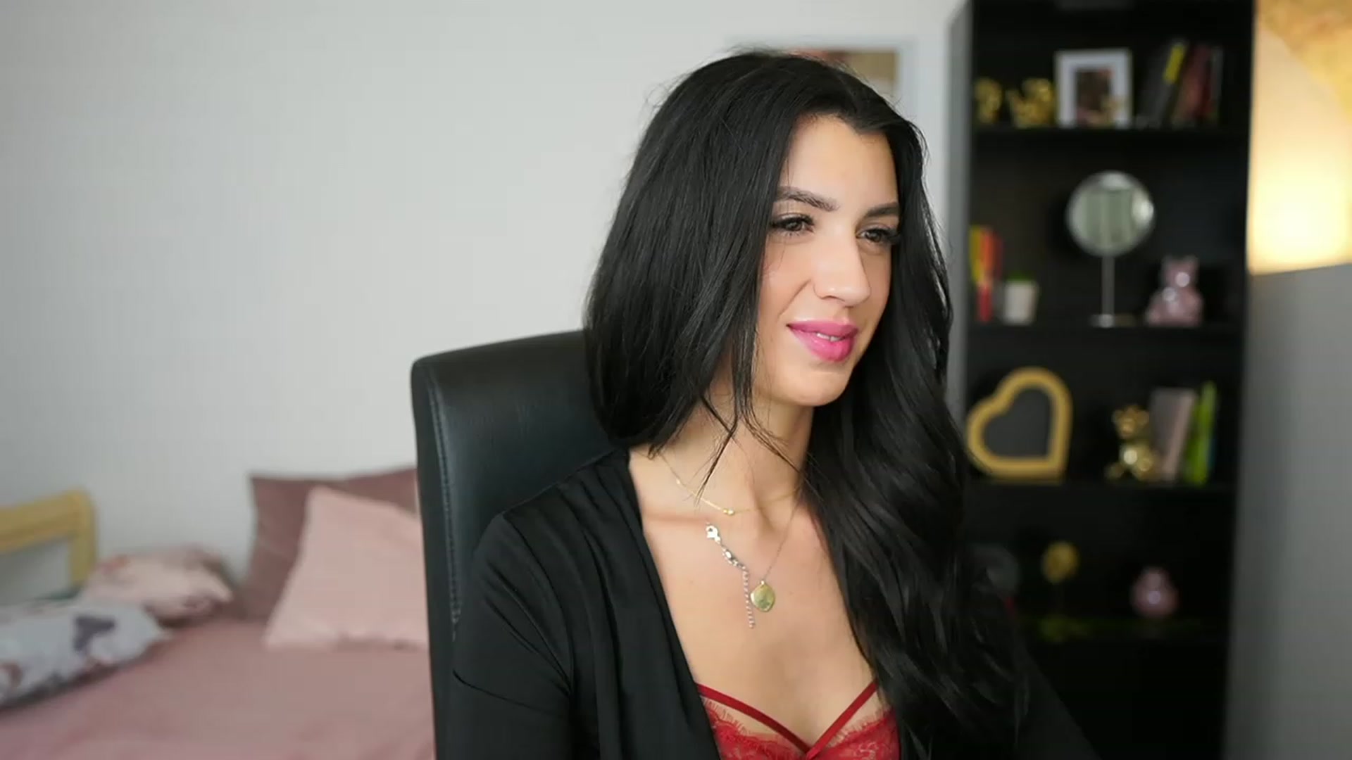 Gallery image thumbnail from Julia_Roca's myfreecams stream on, 02/04/2024, 16:55 image 19 of 20