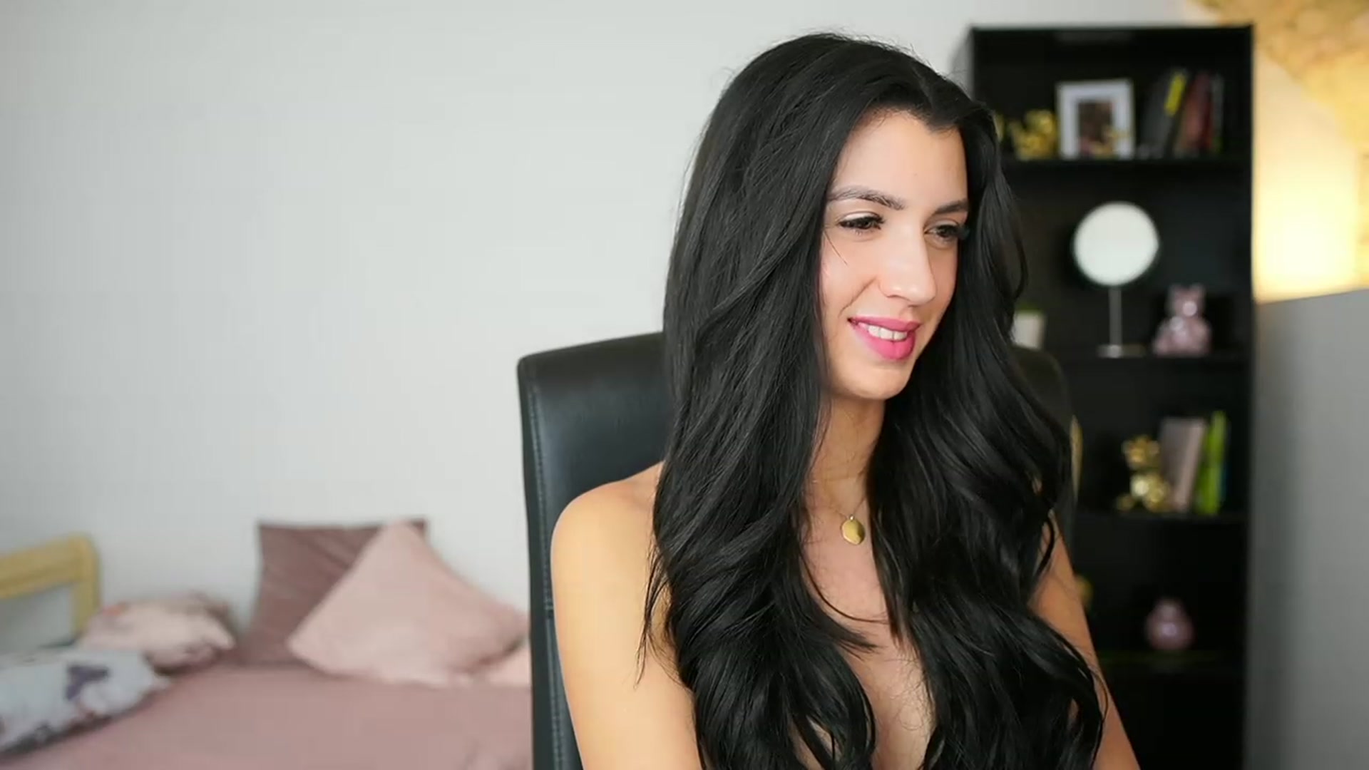 Gallery image thumbnail from Julia_Roca's myfreecams stream on, 02/04/2024, 20:04 image 9 of 20