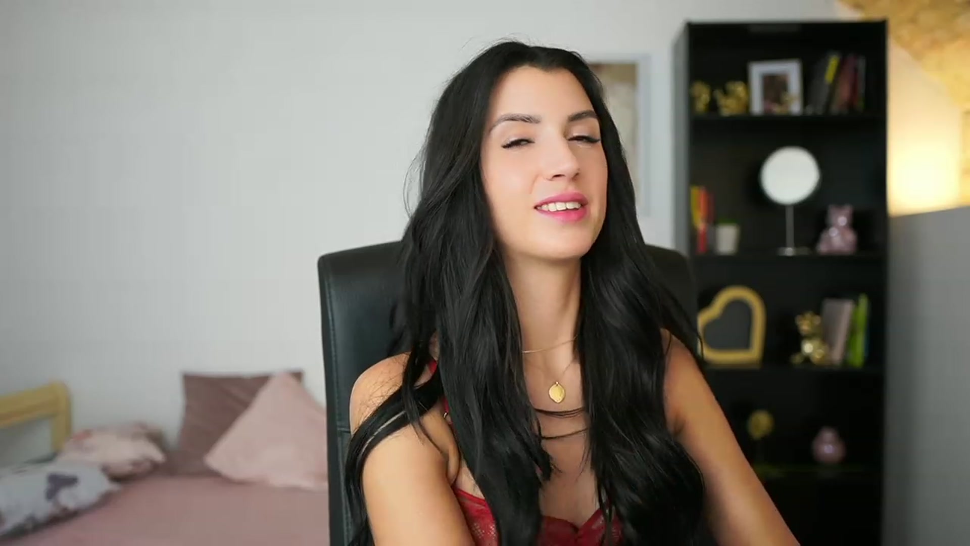 Gallery image thumbnail from Julia_Roca's myfreecams stream on, 02/04/2024, 20:04 image 2 of 20