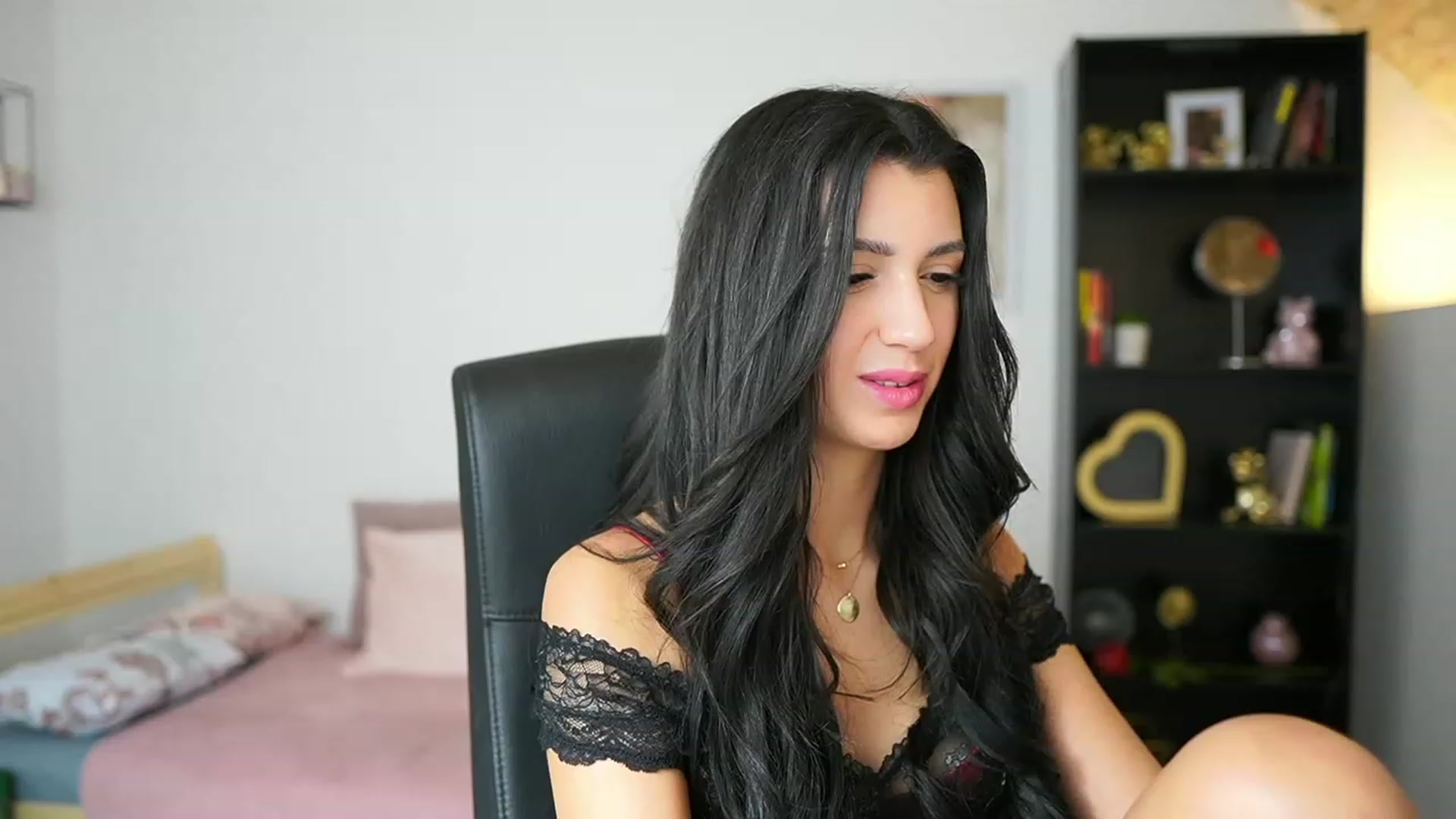 Gallery image thumbnail from Julia_Roca's myfreecams stream on, 02/06/2024, 15:12 image 11 of 20