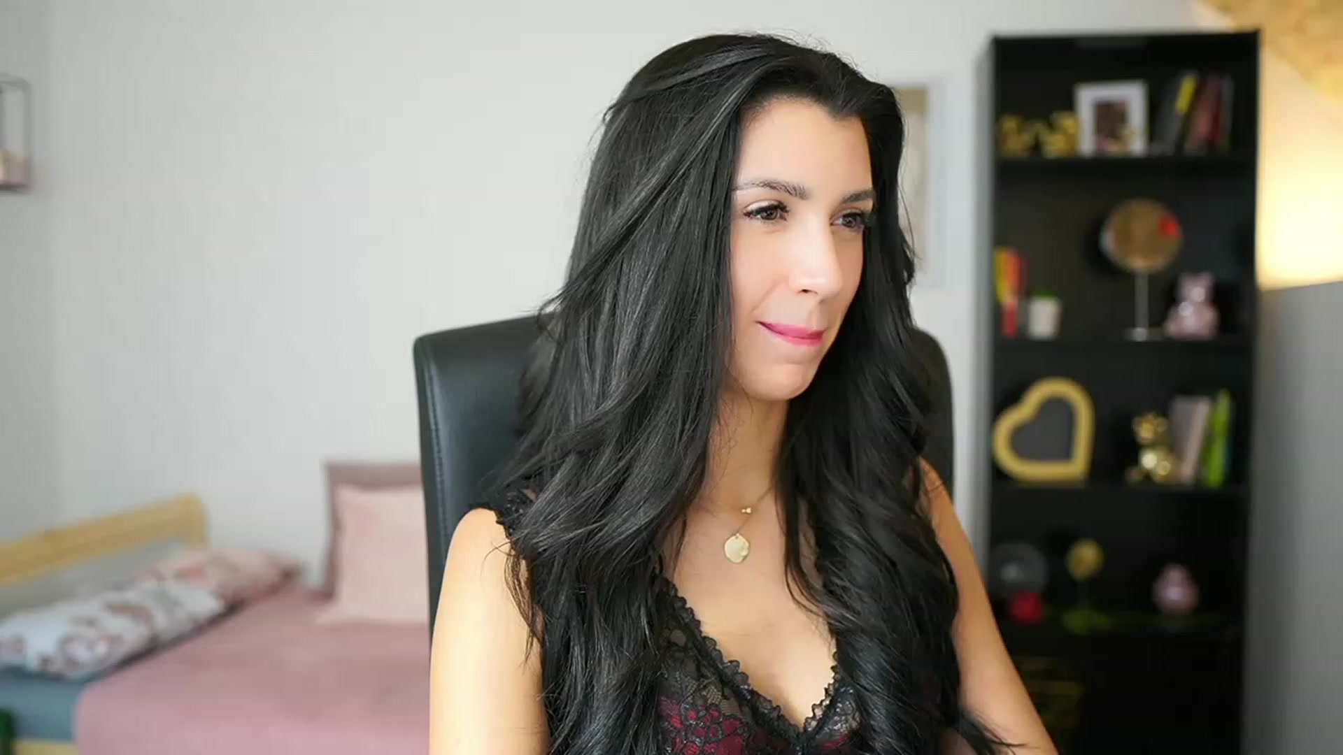 Gallery image thumbnail from Julia_Roca's myfreecams stream on, 02/06/2024, 15:12 image 2 of 20