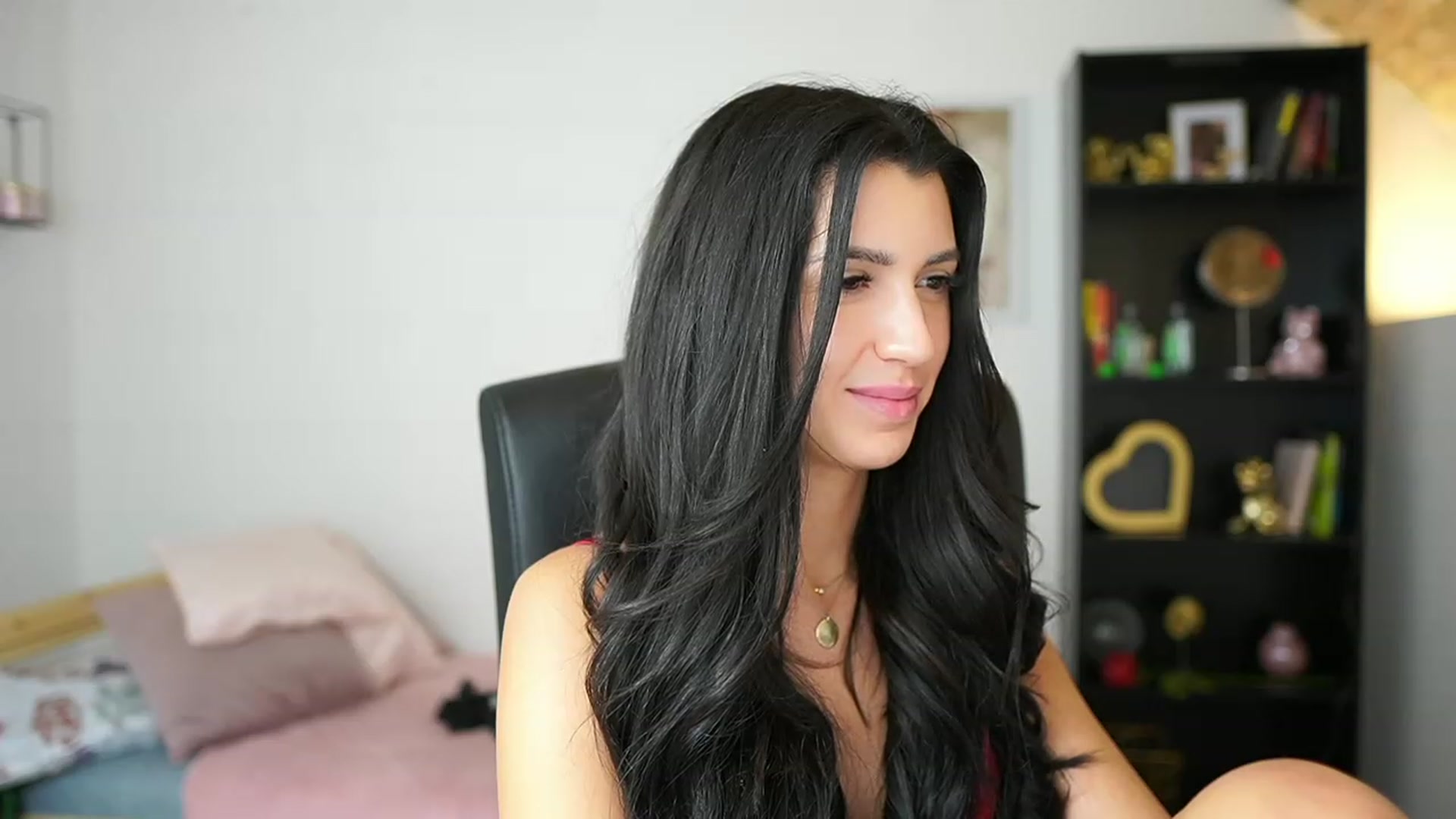 Gallery image thumbnail from Julia_Roca's myfreecams stream on, 02/06/2024, 19:49 image 8 of 20
