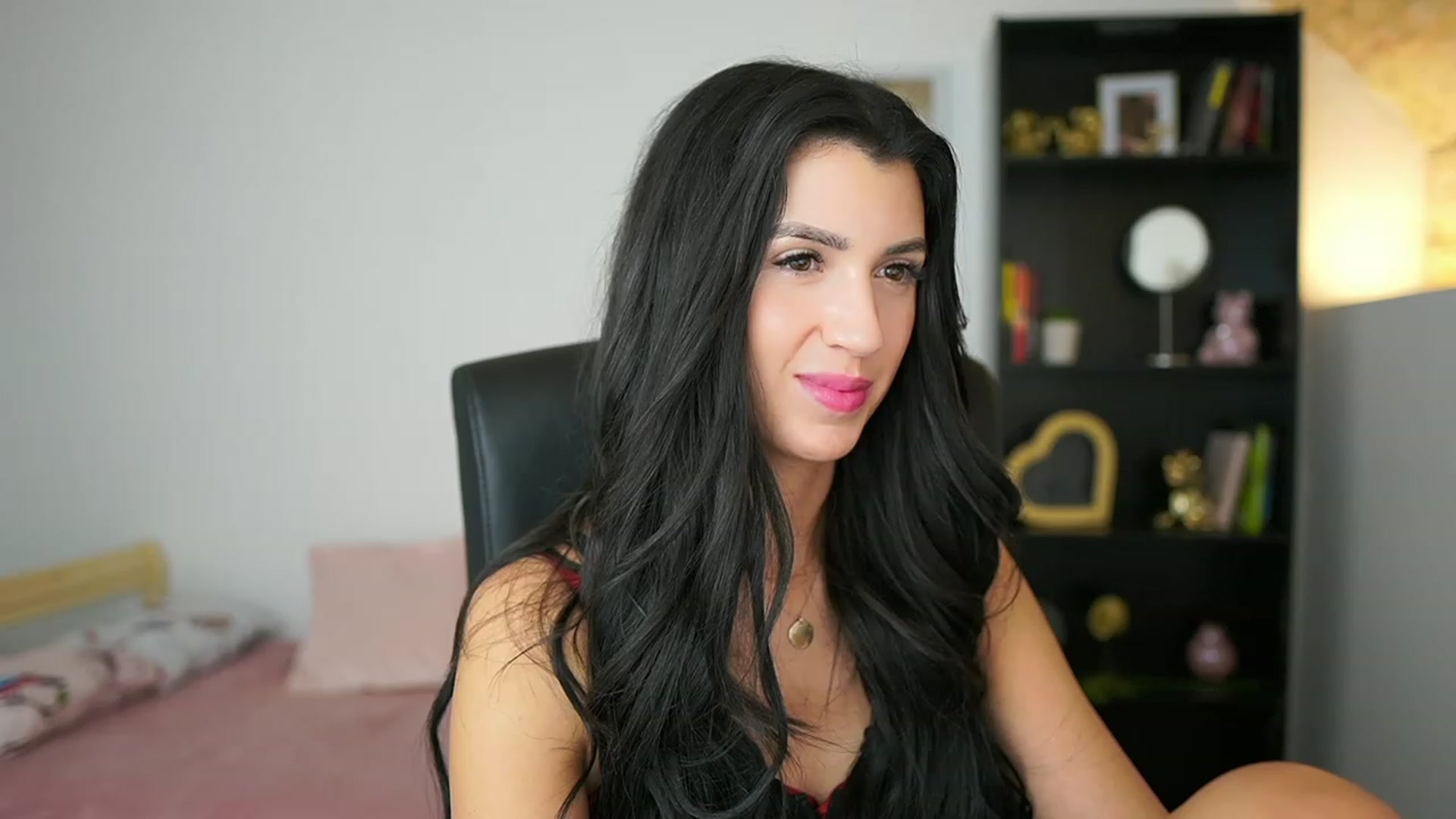Gallery image thumbnail from Julia_Roca's myfreecams stream on, 02/08/2024, 15:03 image 4 of 20
