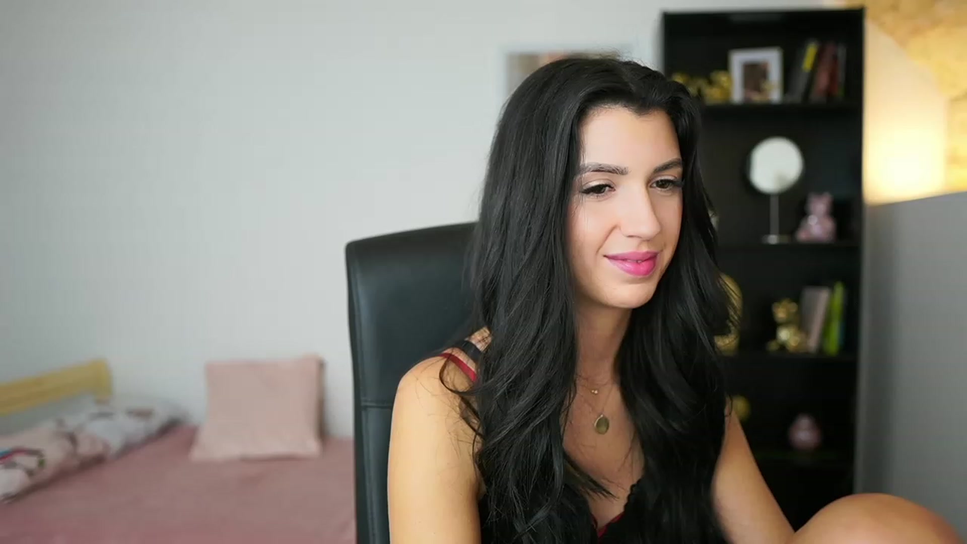Gallery image thumbnail from Julia_Roca's myfreecams stream on, 02/08/2024, 15:03 image 12 of 20