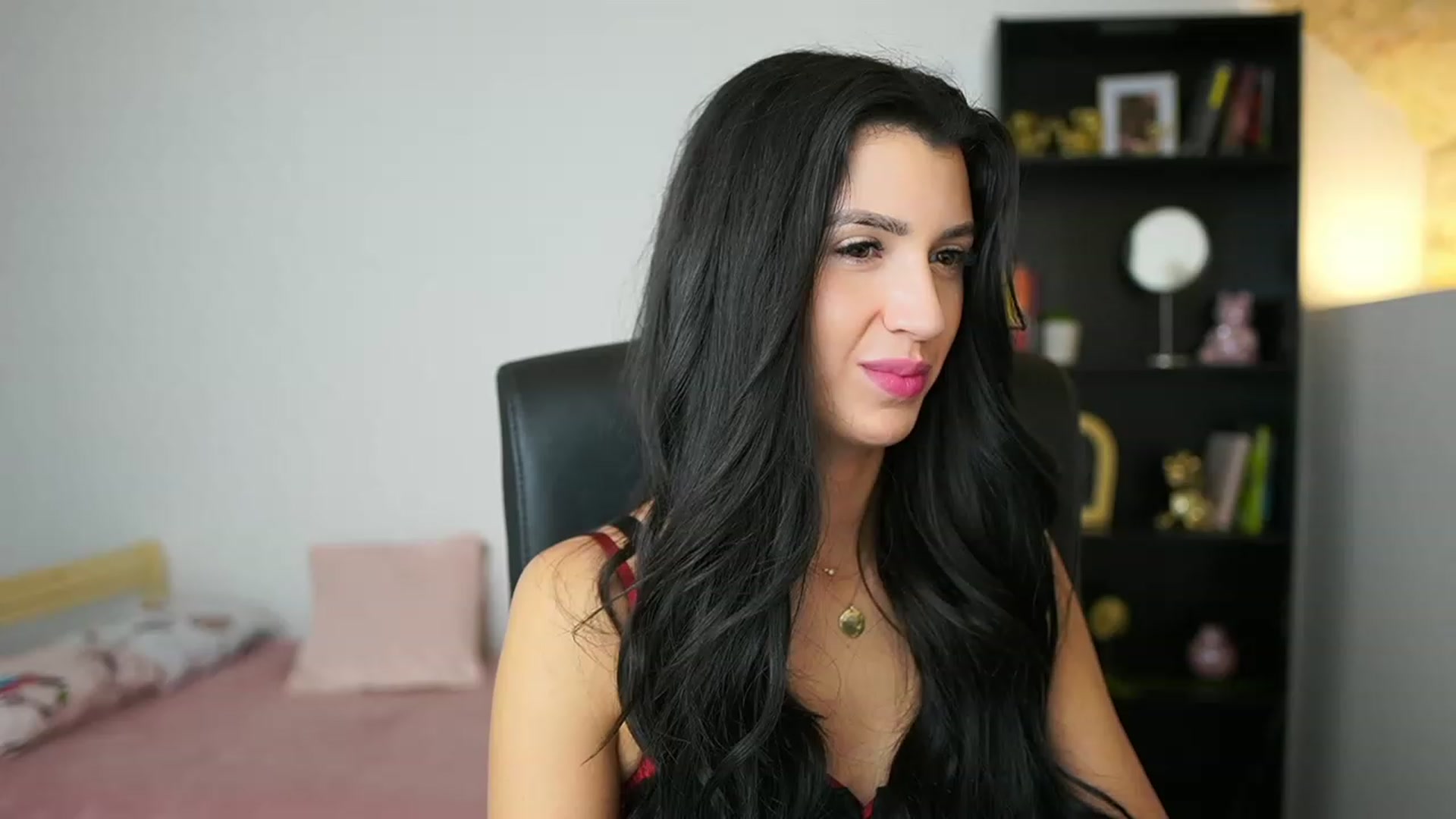 Gallery image thumbnail from Julia_Roca's myfreecams stream on, 02/08/2024, 15:03 image 13 of 20