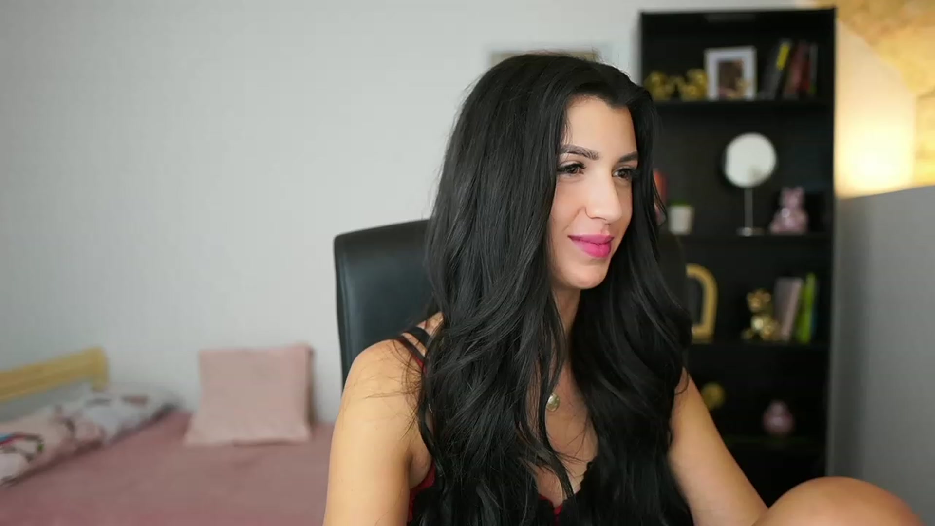 Gallery image thumbnail from Julia_Roca's myfreecams stream on, 02/08/2024, 15:03 image 8 of 20
