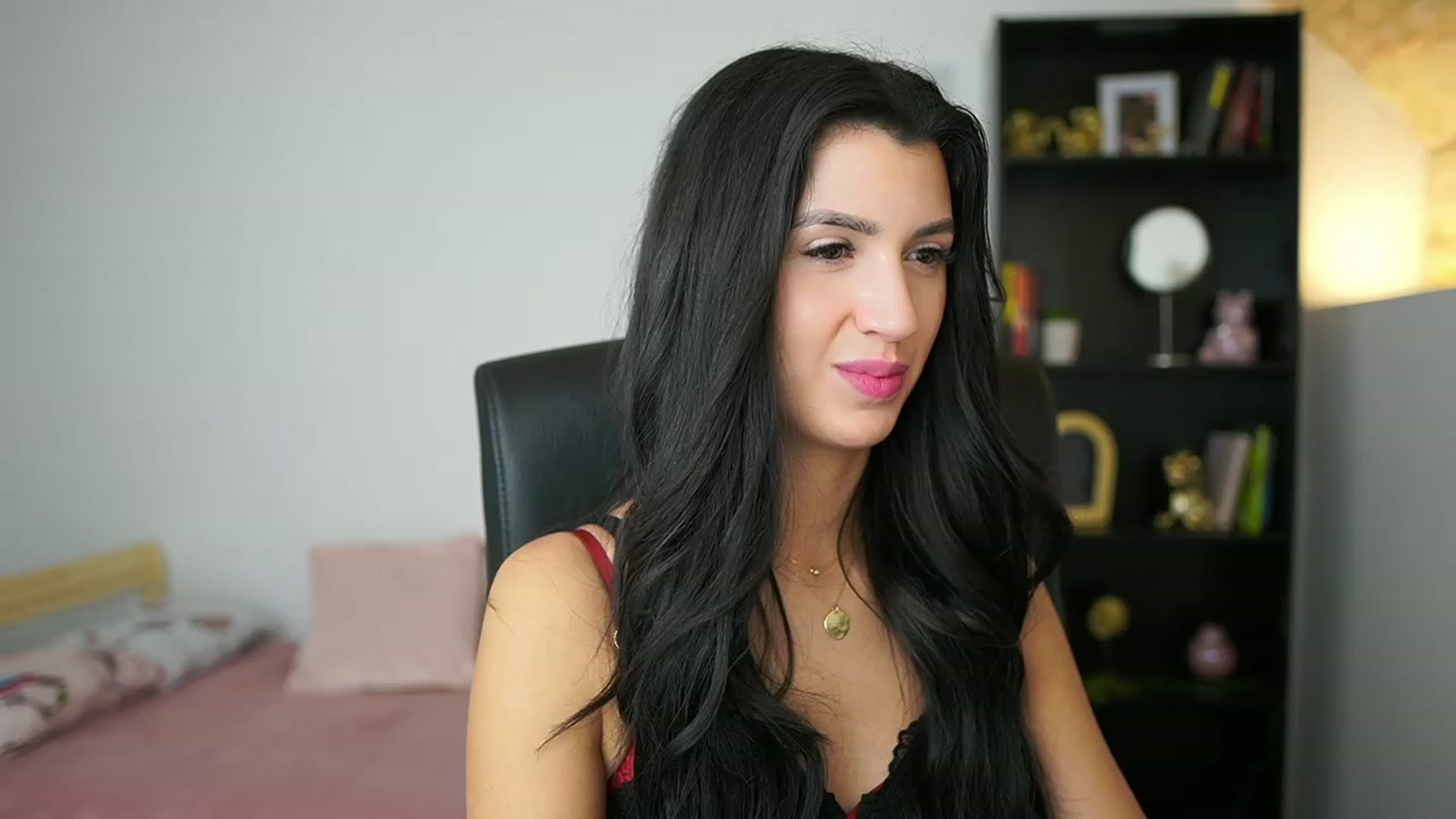 Gallery image thumbnail from Julia_Roca's myfreecams stream on, 02/08/2024, 15:03 image 14 of 20