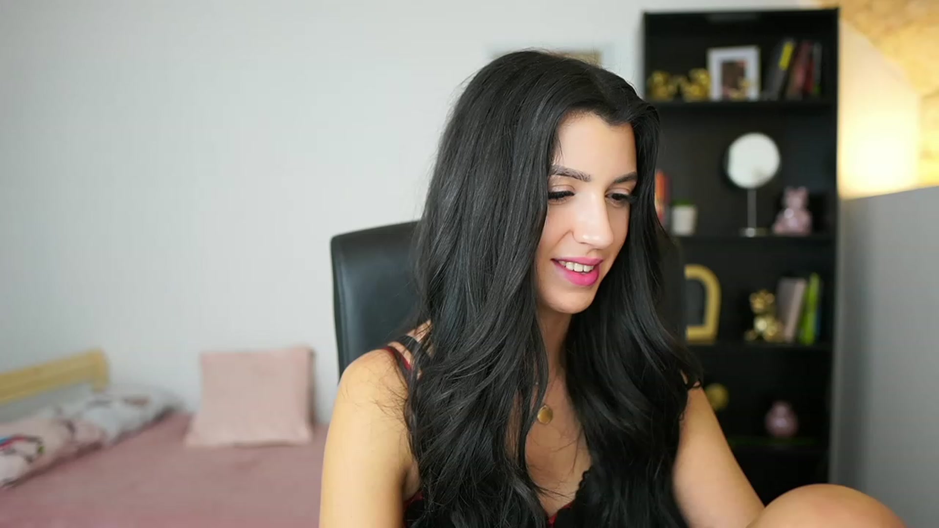 Gallery image thumbnail from Julia_Roca's myfreecams stream on, 02/08/2024, 15:03 image 10 of 20