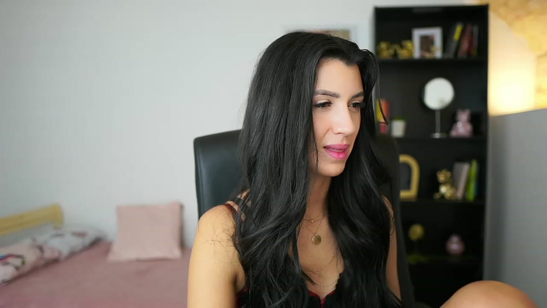 Gallery image thumbnail from Julia_Roca's myfreecams stream on, 02/08/2024, 15:03 image 11 of 20