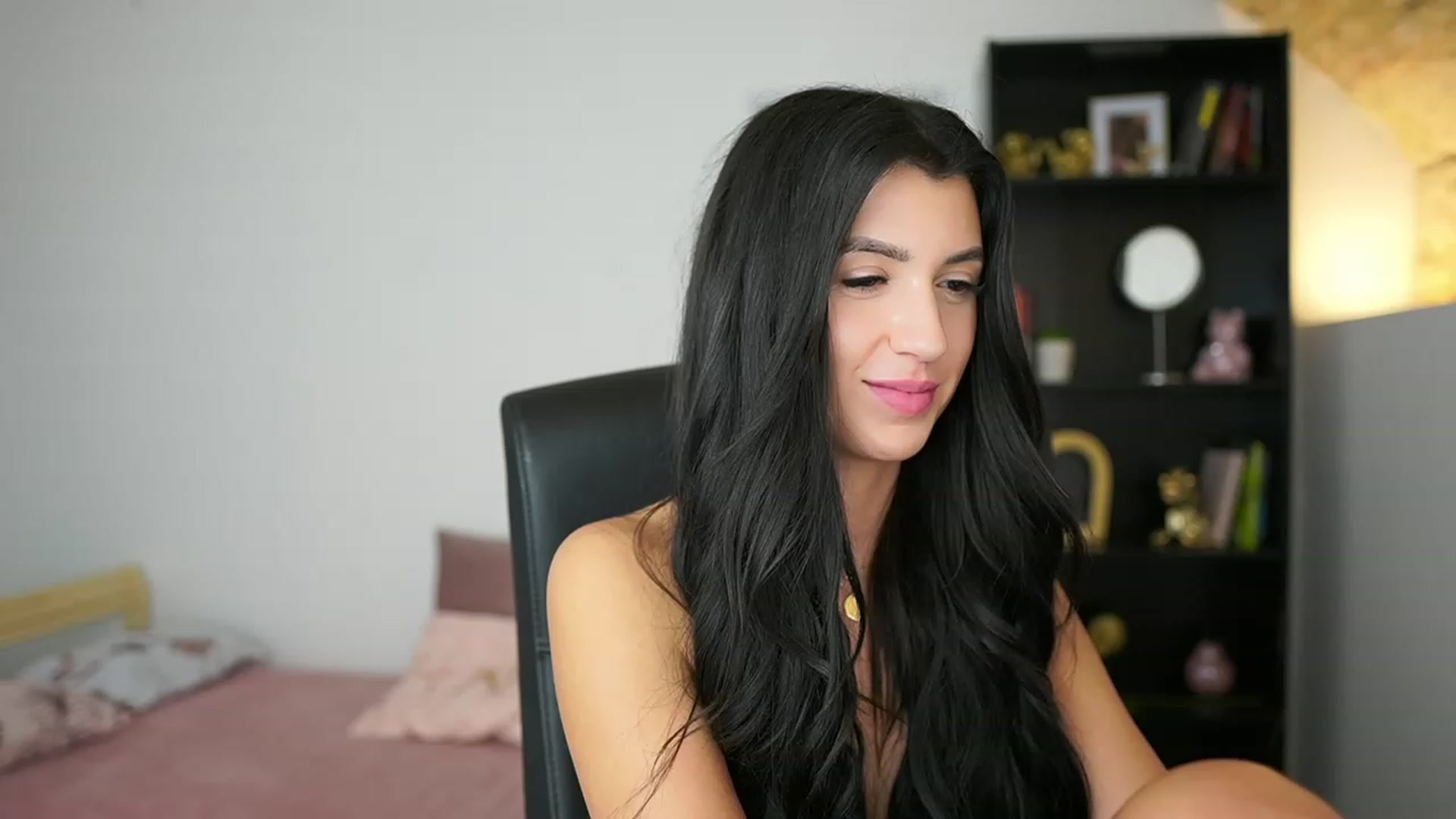 Gallery image thumbnail from Julia_Roca's myfreecams stream on, 02/08/2024, 19:00 image 14 of 20