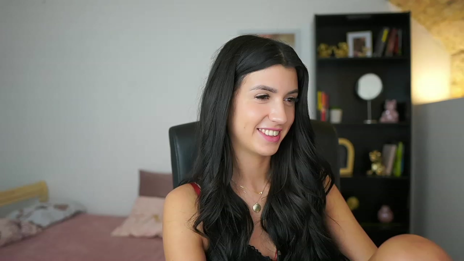 Gallery image thumbnail from Julia_Roca's myfreecams stream on, 02/08/2024, 19:00 image 3 of 20