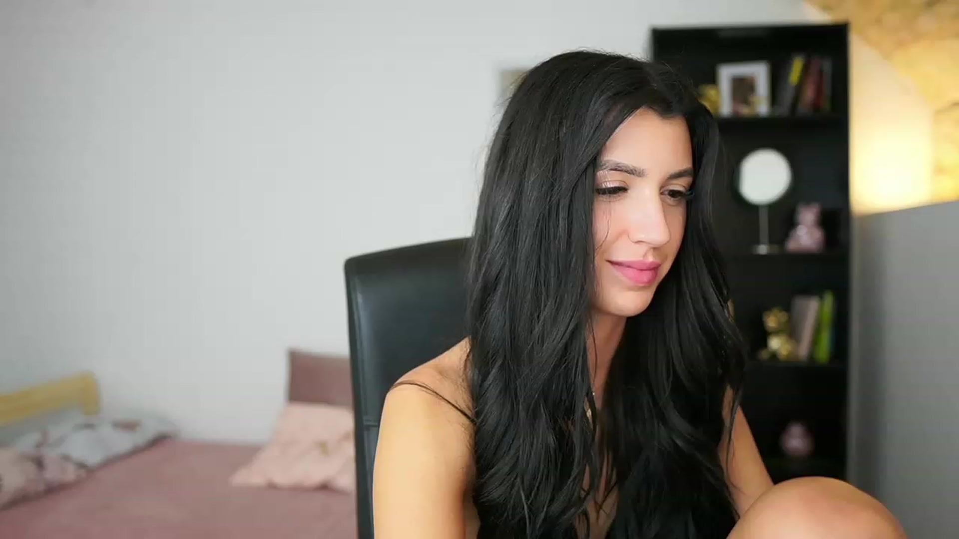 Gallery image thumbnail from Julia_Roca's myfreecams stream on, 02/08/2024, 19:00 image 13 of 20