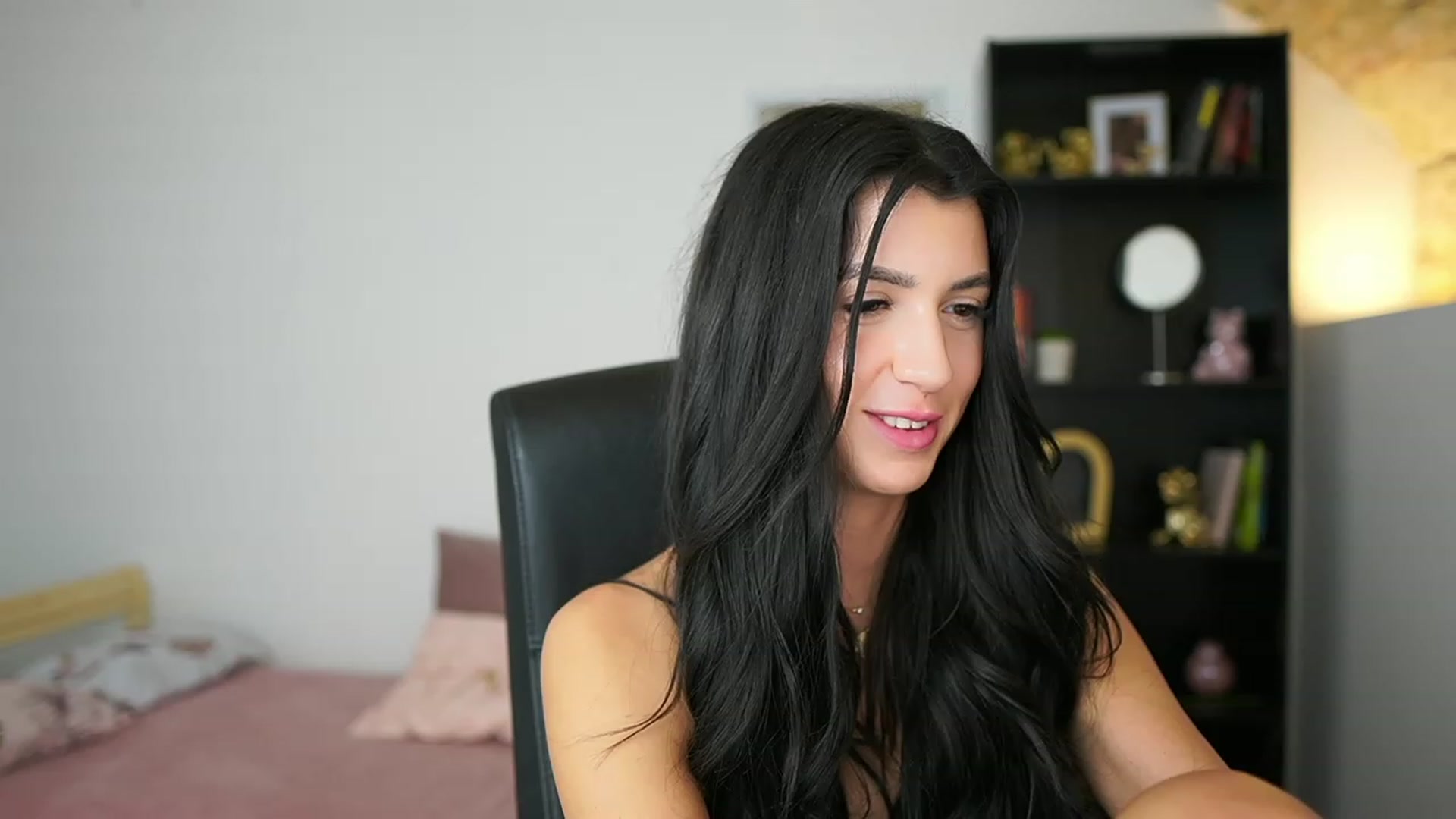 Gallery image thumbnail from Julia_Roca's myfreecams stream on, 02/08/2024, 19:00 image 12 of 20