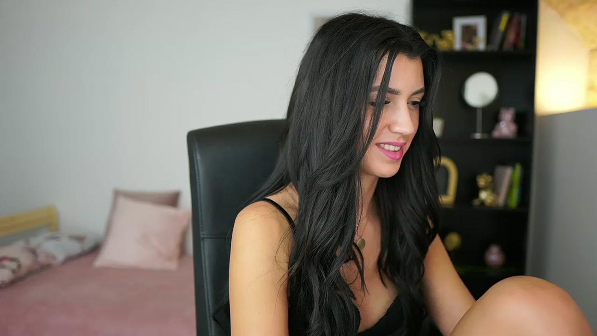 Gallery image thumbnail from Julia_Roca's myfreecams stream on, 02/10/2024, 16:32 image 16 of 20