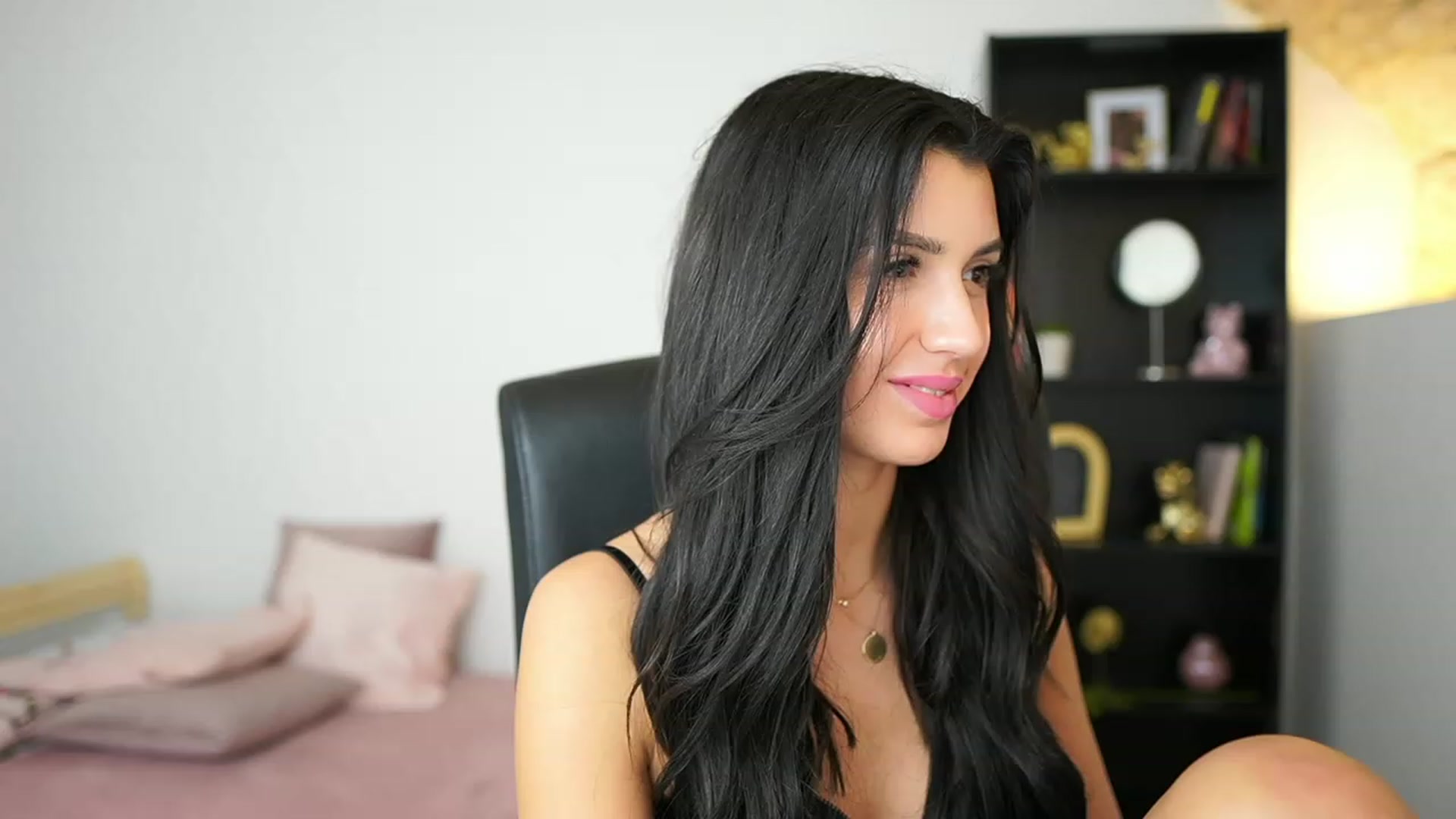 Gallery image thumbnail from Julia_Roca's myfreecams stream on, 02/10/2024, 18:18 image 3 of 20