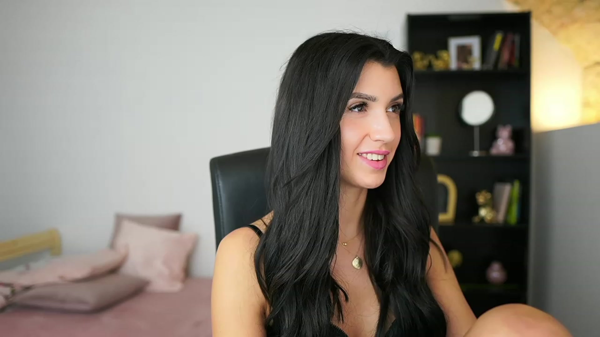 Gallery image thumbnail from Julia_Roca's myfreecams stream on, 02/10/2024, 18:18 image 4 of 20