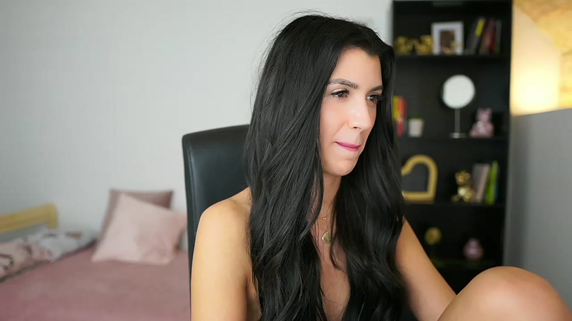 Gallery image thumbnail from Julia_Roca's myfreecams stream on, 02/10/2024, 18:44 image 13 of 20