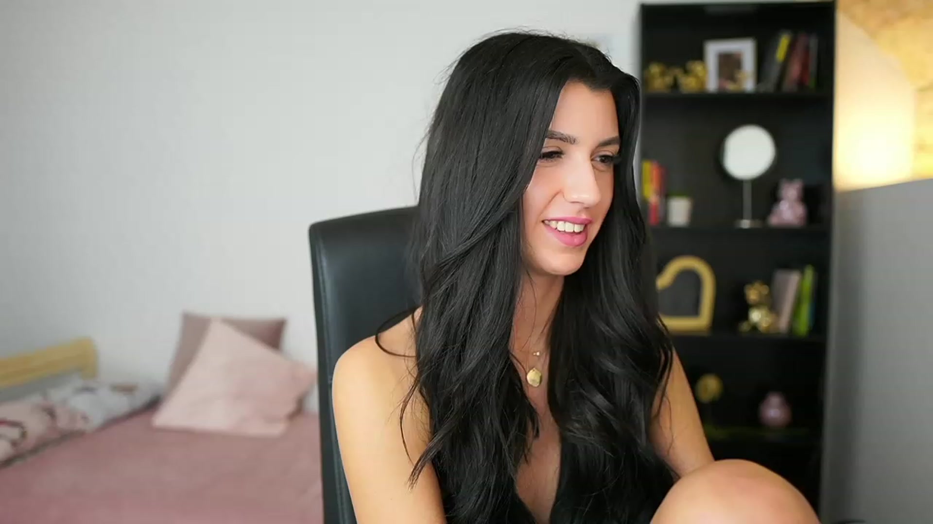 Gallery image thumbnail from Julia_Roca's myfreecams stream on, 02/10/2024, 19:25 image 11 of 20