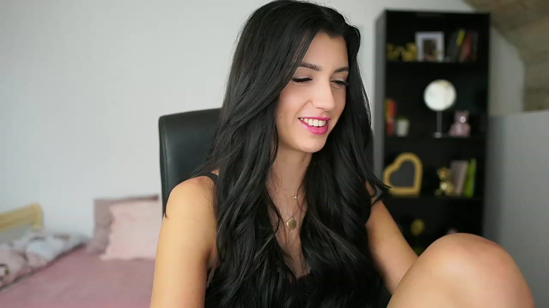 Gallery image thumbnail from Julia_Roca's myfreecams stream on, 02/11/2024, 14:49 image 4 of 20