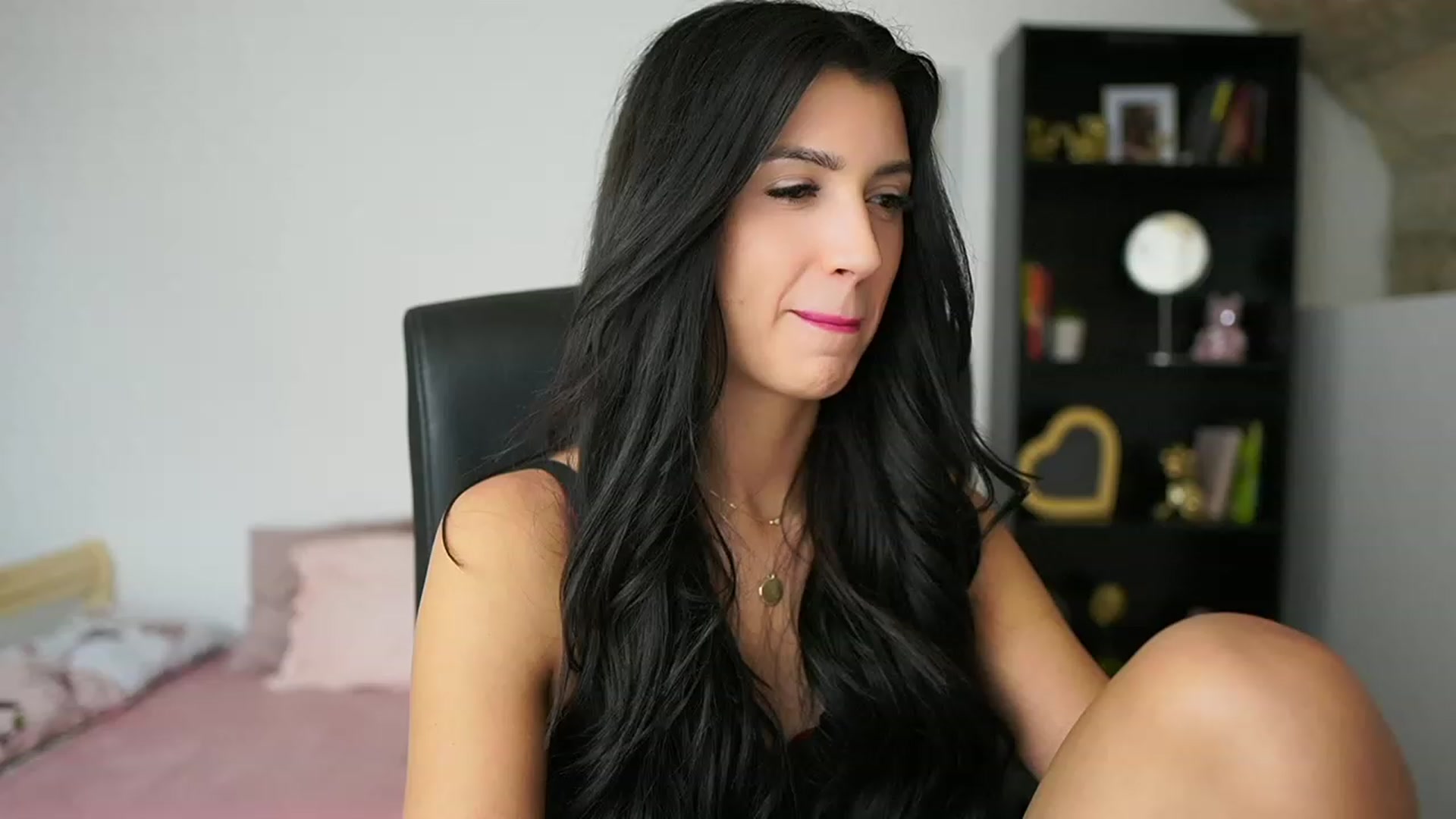 Gallery image thumbnail from Julia_Roca's myfreecams stream on, 02/11/2024, 14:49 image 3 of 20
