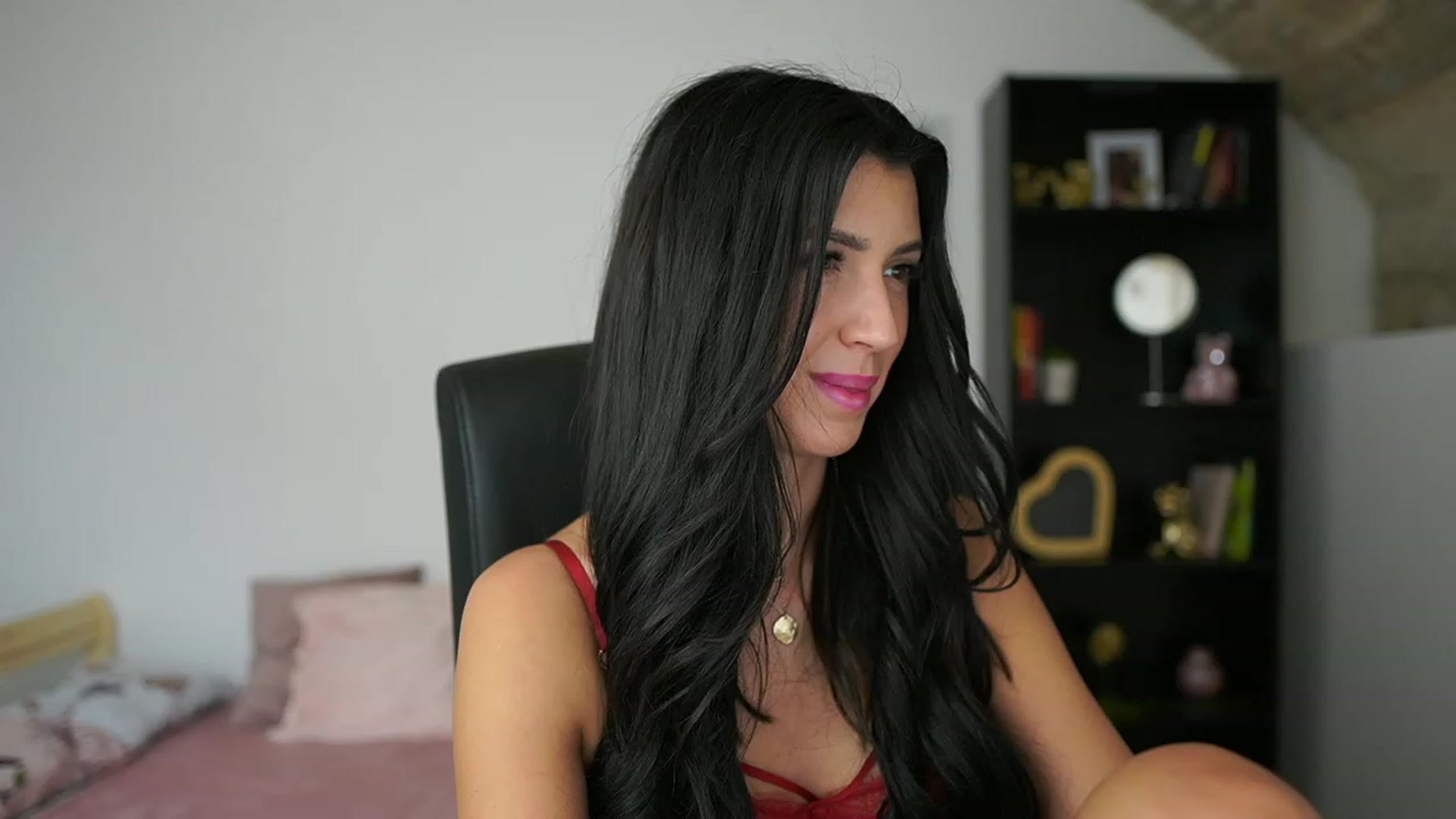 Gallery image thumbnail from Julia_Roca's myfreecams stream on, 02/11/2024, 15:21 image 14 of 20