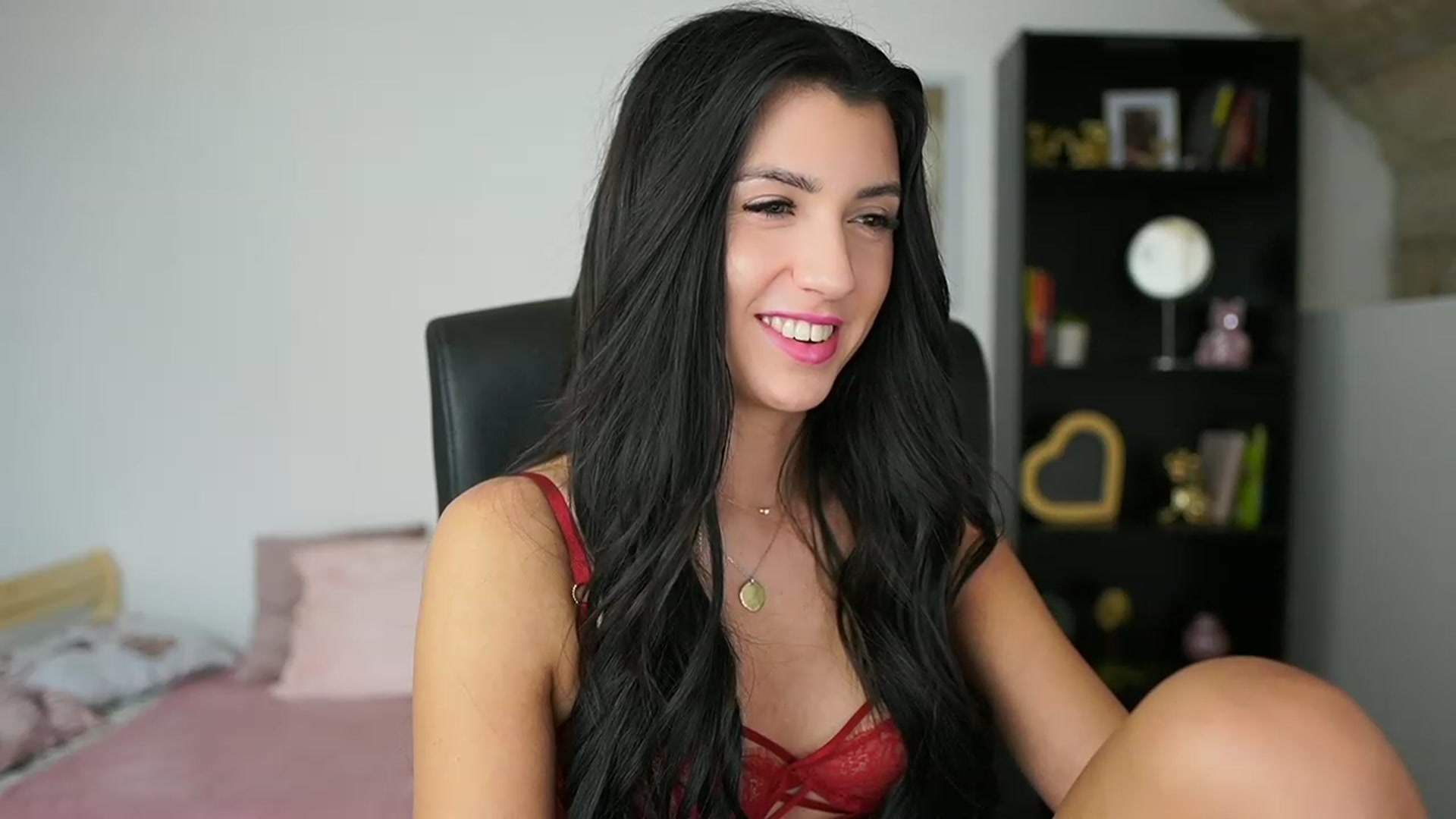 Gallery image thumbnail from Julia_Roca's myfreecams stream on, 02/11/2024, 16:33 image 8 of 20