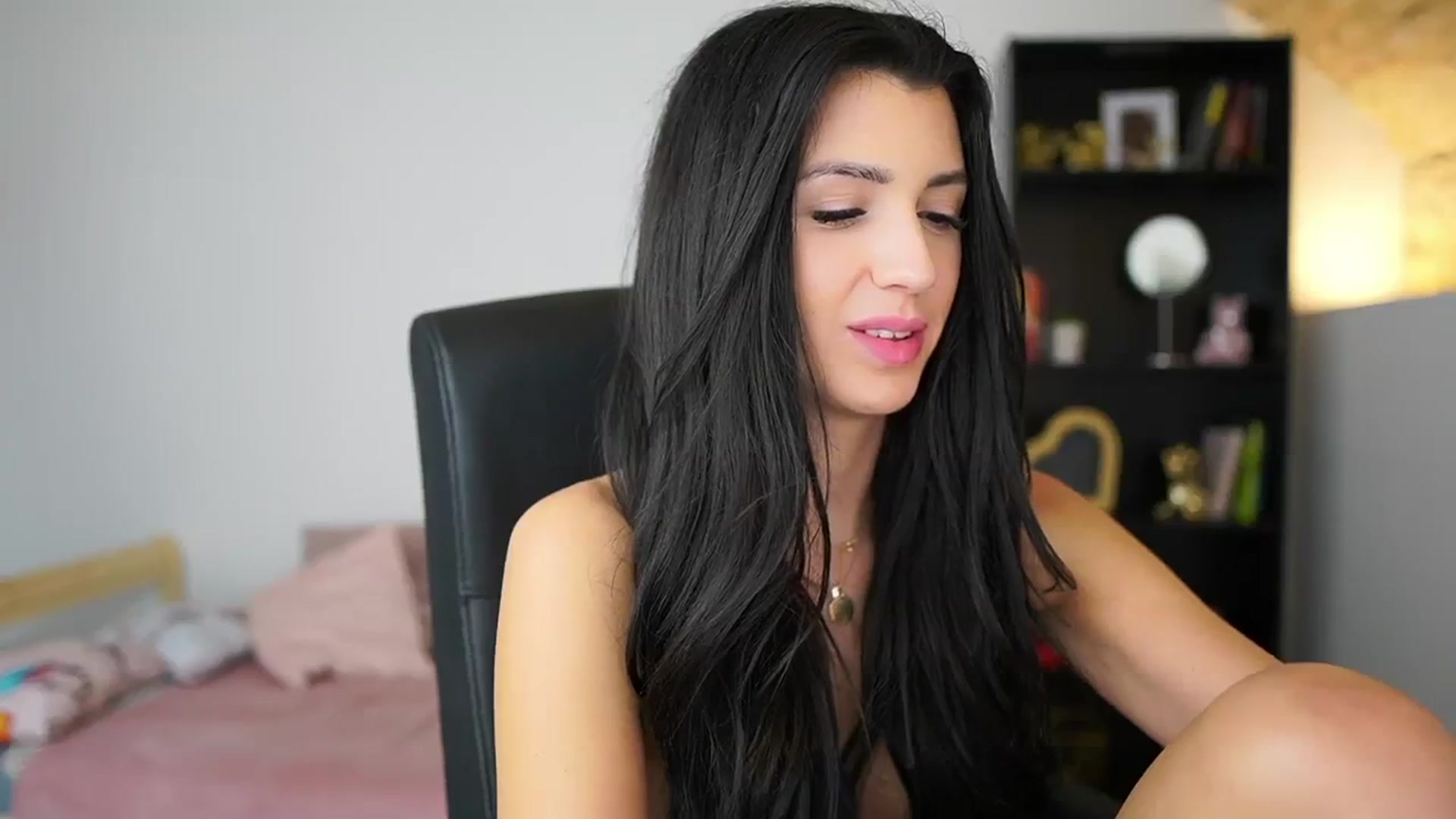 Gallery image thumbnail from Julia_Roca's myfreecams stream on, 02/12/2024, 12:37 image 18 of 20