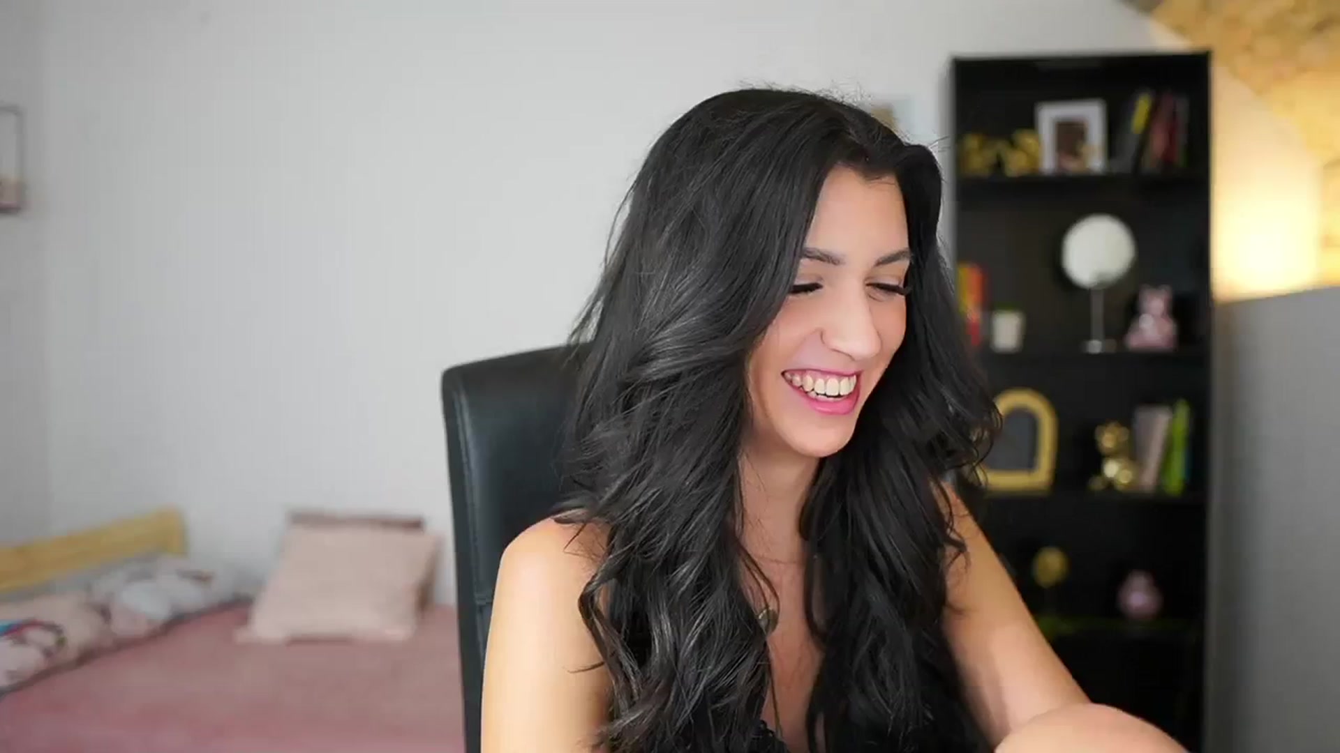 Gallery image thumbnail from Julia_Roca's myfreecams stream on, 02/13/2024, 15:04 image 3 of 20