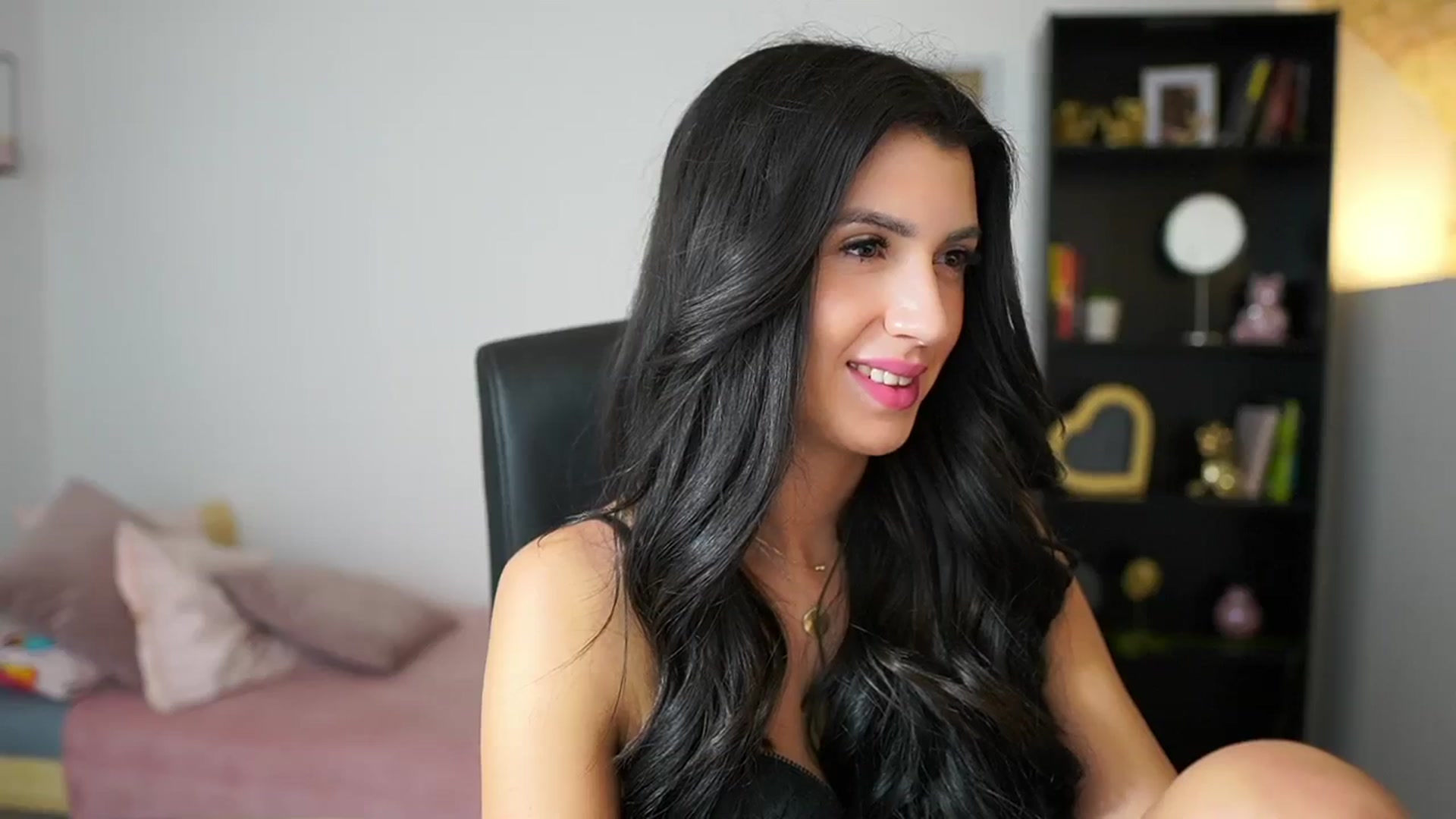 Gallery image thumbnail from Julia_Roca's myfreecams stream on, 02/13/2024, 16:47 image 5 of 20