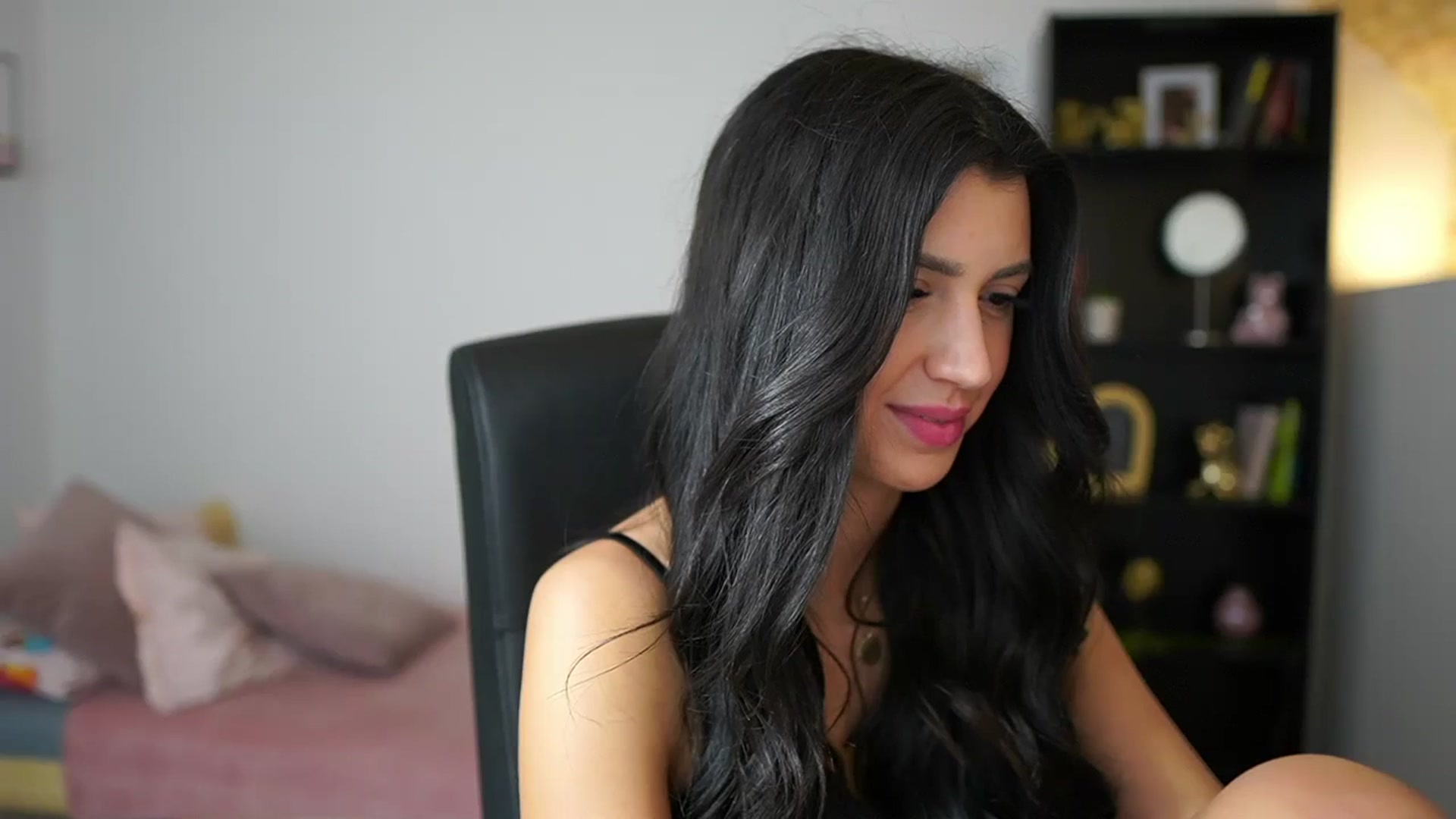 Gallery image thumbnail from Julia_Roca's myfreecams stream on, 02/13/2024, 16:47 image 12 of 20