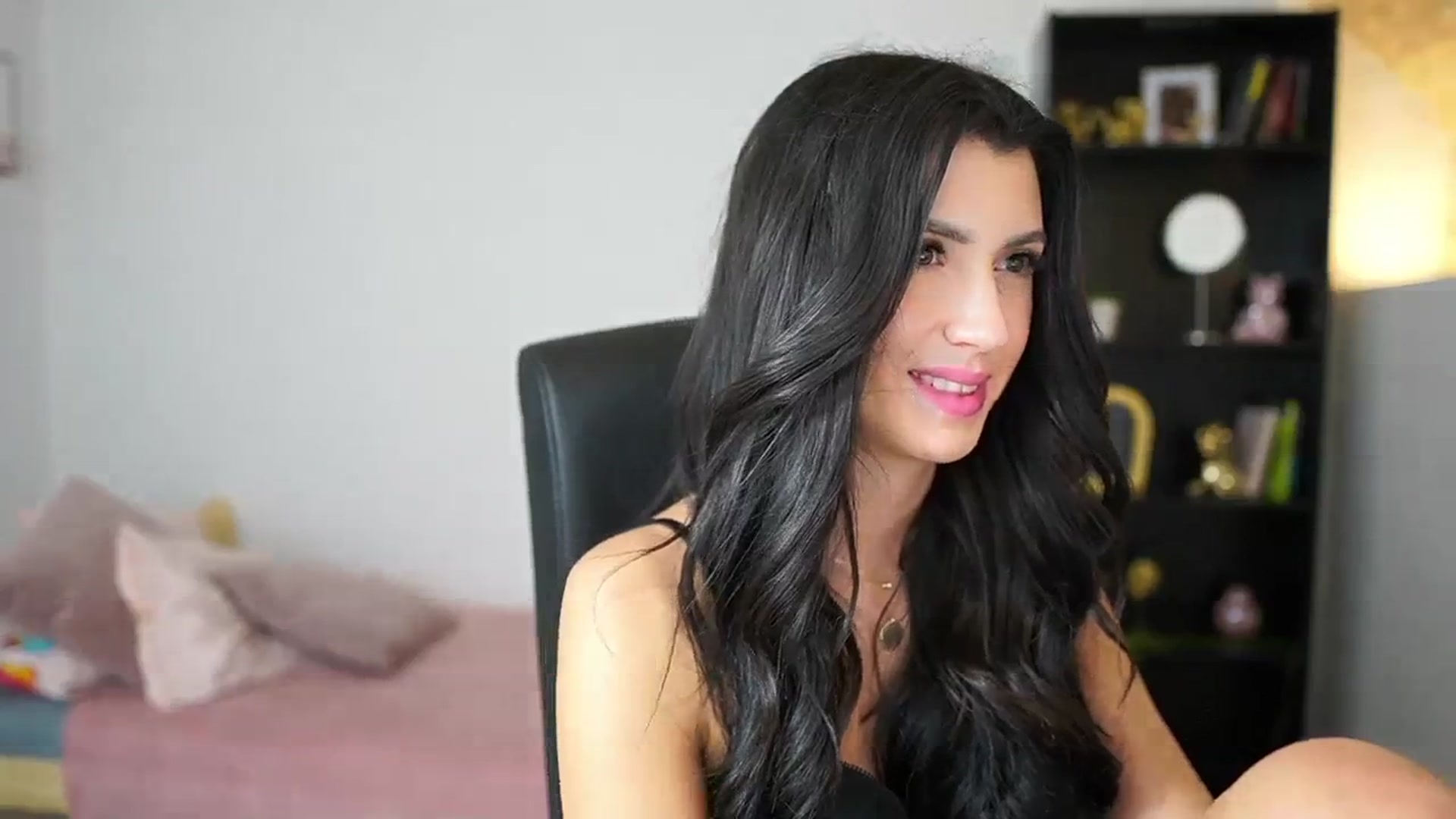 Gallery image thumbnail from Julia_Roca's myfreecams stream on, 02/13/2024, 16:47 image 8 of 20
