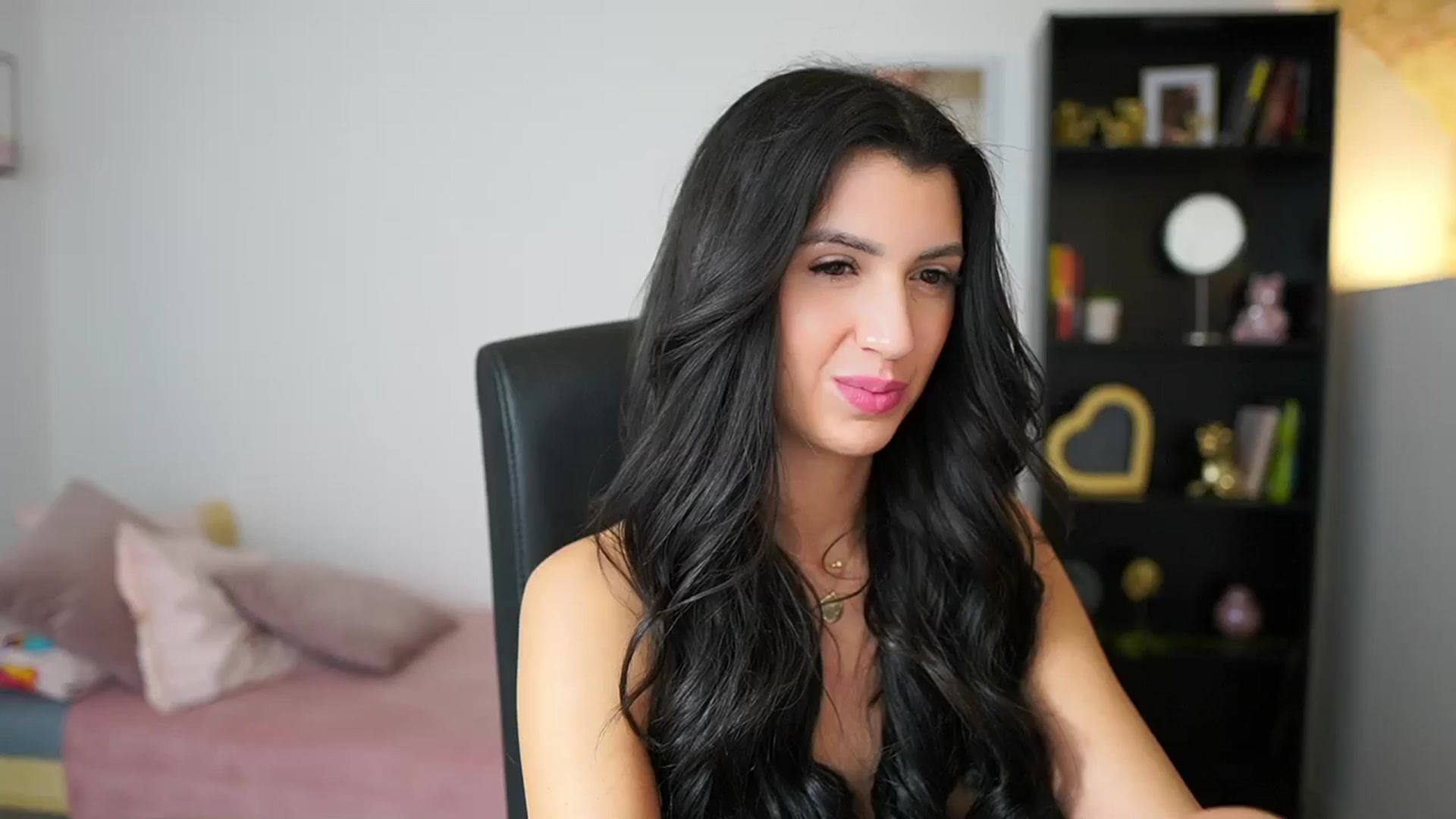 Gallery image thumbnail from Julia_Roca's myfreecams stream on, 02/13/2024, 16:47 image 19 of 20