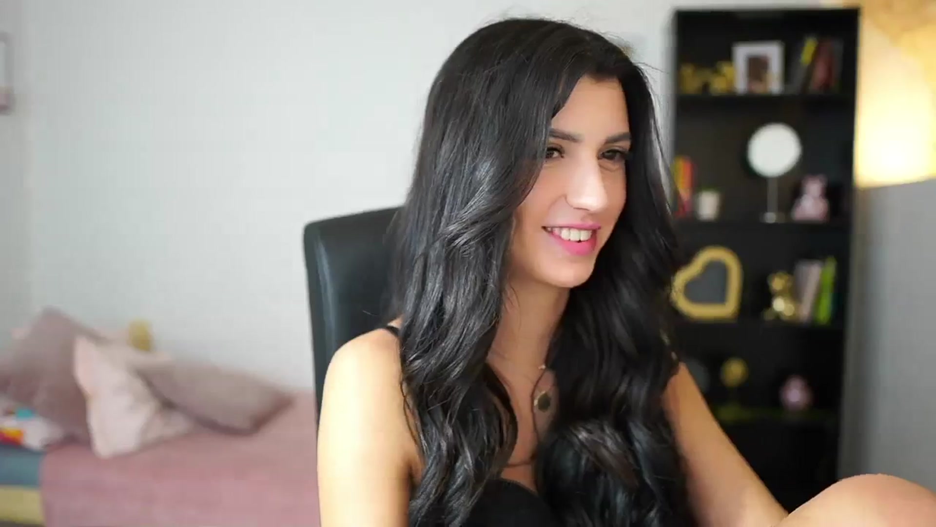 Gallery image thumbnail from Julia_Roca's myfreecams stream on, 02/13/2024, 16:47 image 9 of 20