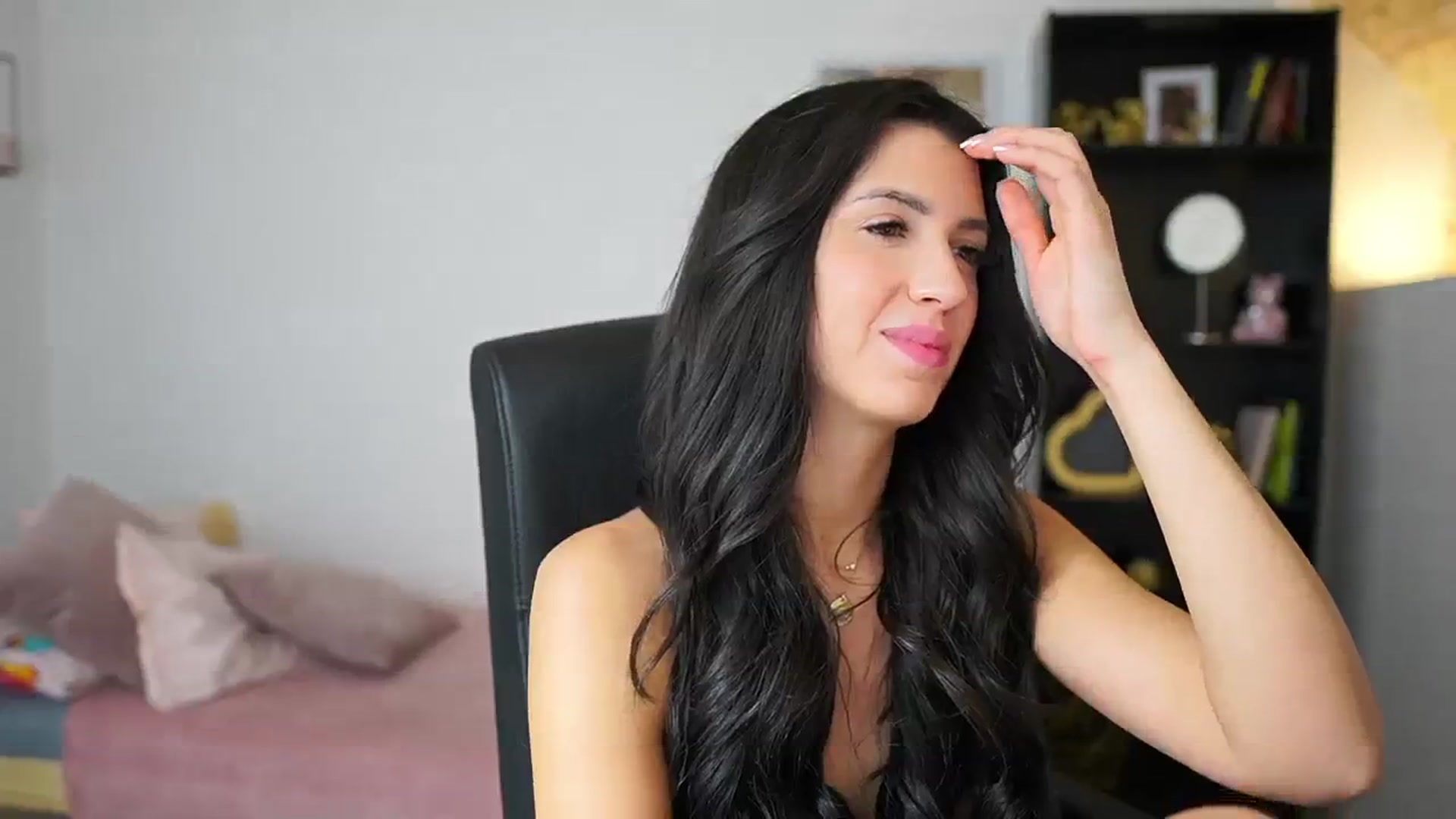 Gallery image thumbnail from Julia_Roca's myfreecams stream on, 02/13/2024, 16:47 image 18 of 20