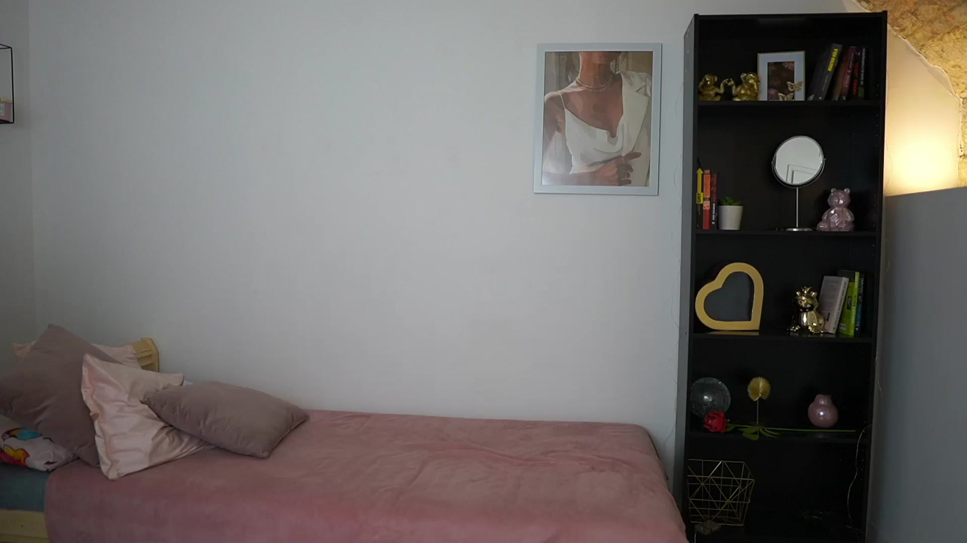 Gallery image thumbnail from Julia_Roca's myfreecams stream on, 02/13/2024, 17:37 image 9 of 20