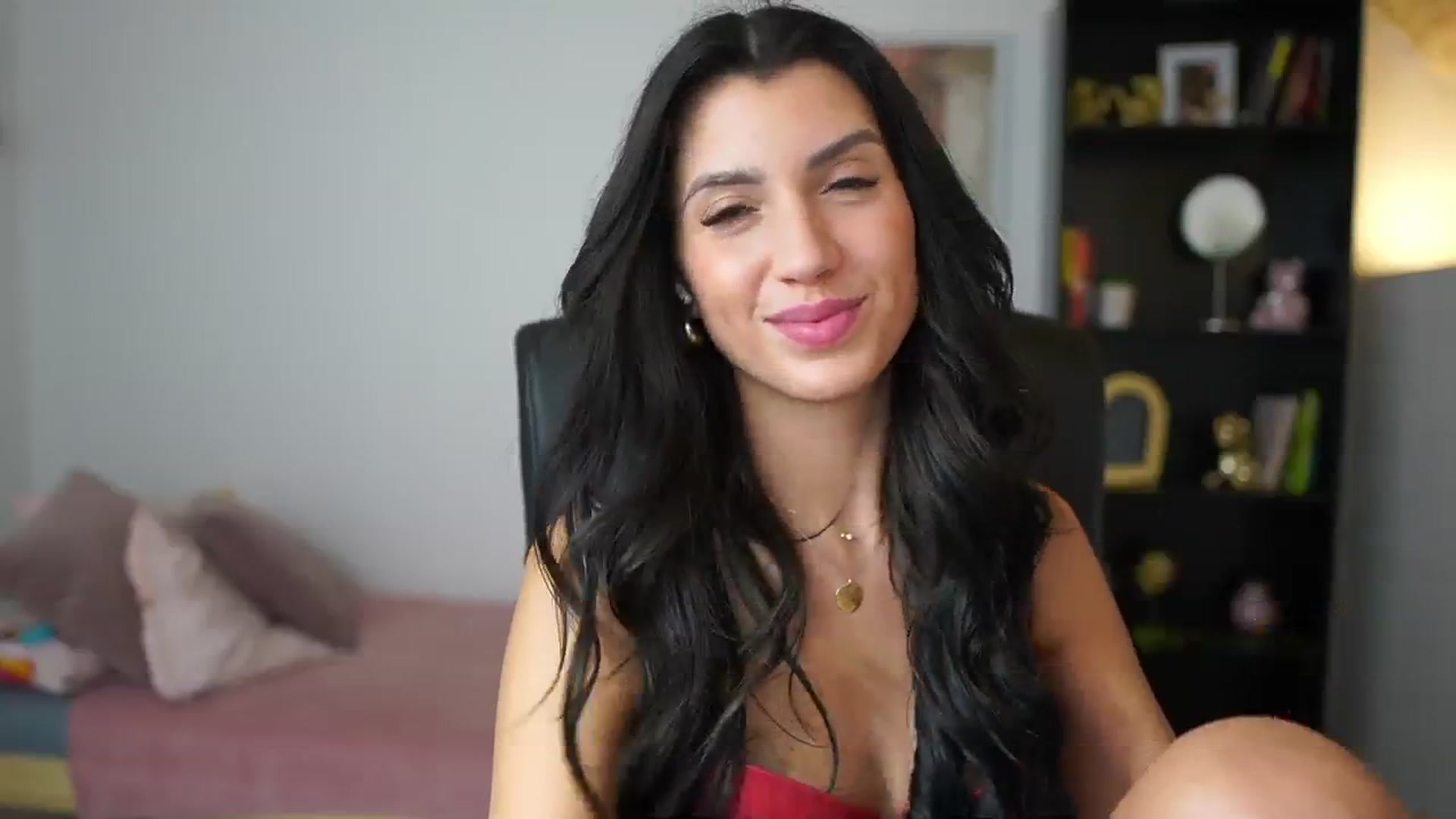Gallery image thumbnail from Julia_Roca's myfreecams stream on, 02/13/2024, 19:20 image 9 of 20