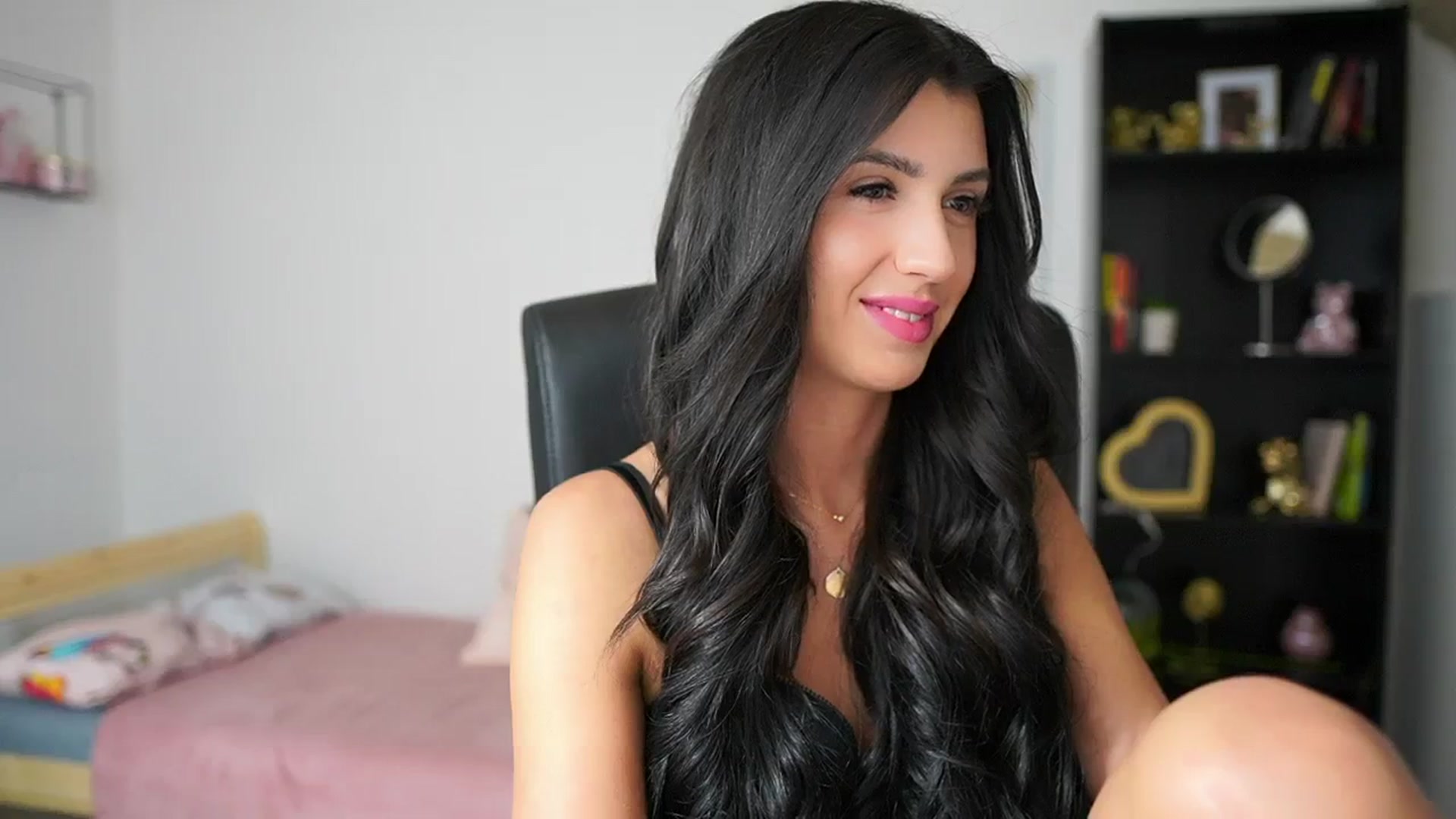 Gallery image thumbnail from Julia_Roca's myfreecams stream on, 02/19/2024, 15:10 image 4 of 20